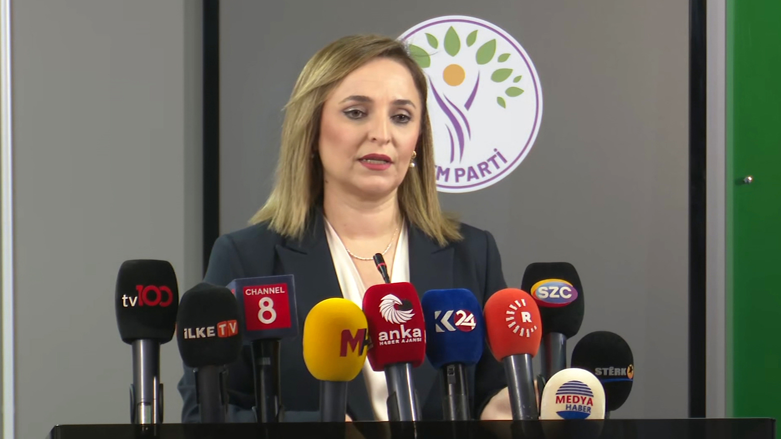 DEM Partî: Karê komîsyonê bêyî guhdarînekirina Ocalan kêm dimîne