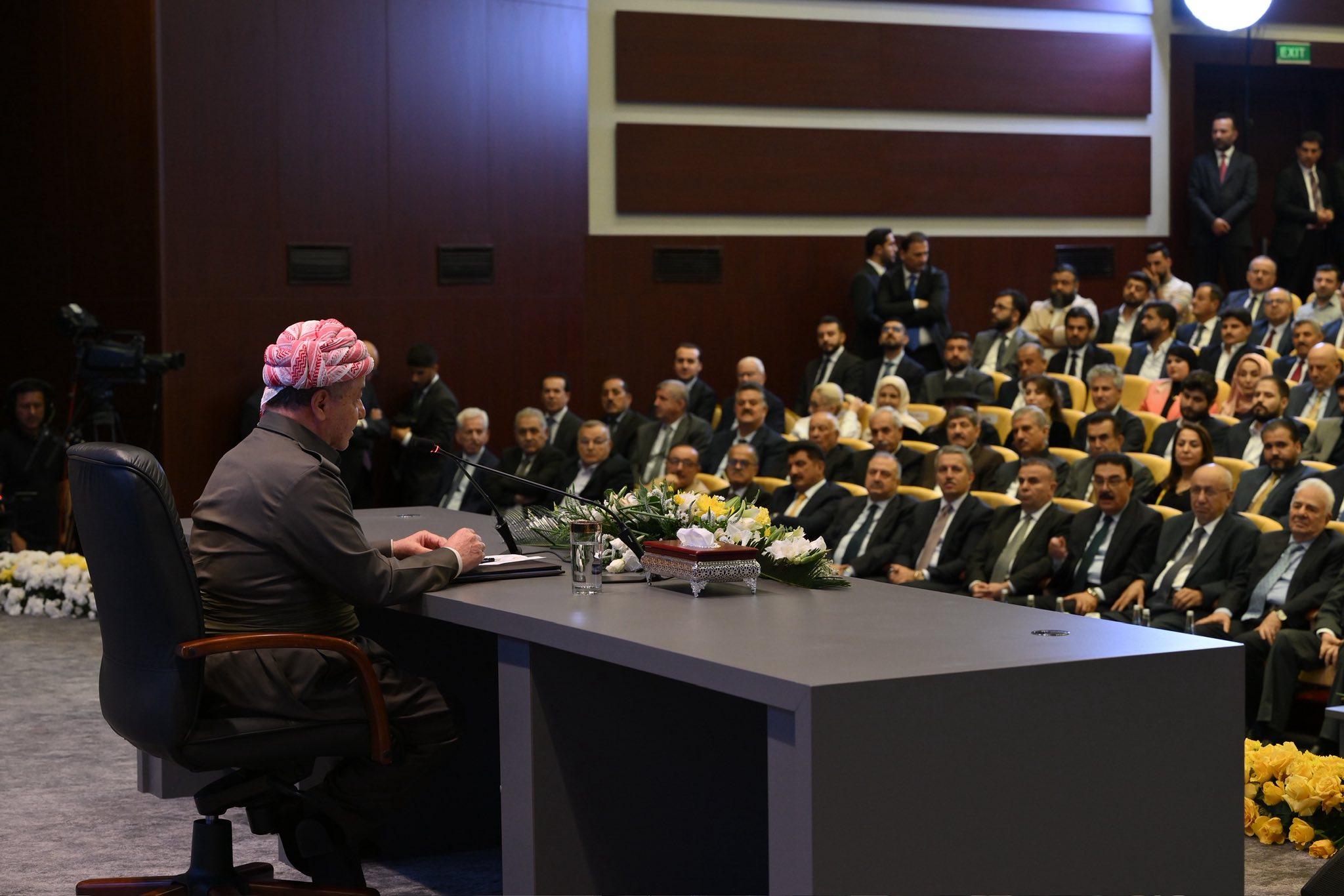 بە وێنە؛ کۆبوونەوەی سەرۆک بارزانی لەگەڵ بەشێک لە هەولێرییەکان