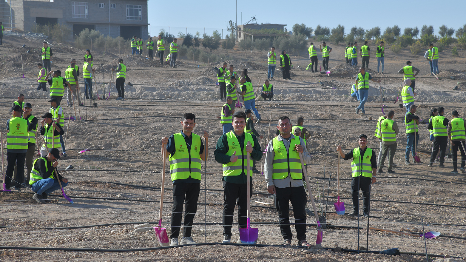 سەرۆک وەزیران یەکەم دار لە پشتێنەی سەوزایی هەولێر دەچێنێت