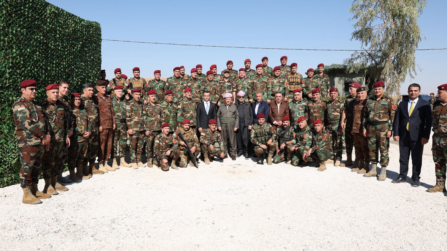 Serok Mesûd Barzanî serdana sengerên Pêşmerge dike