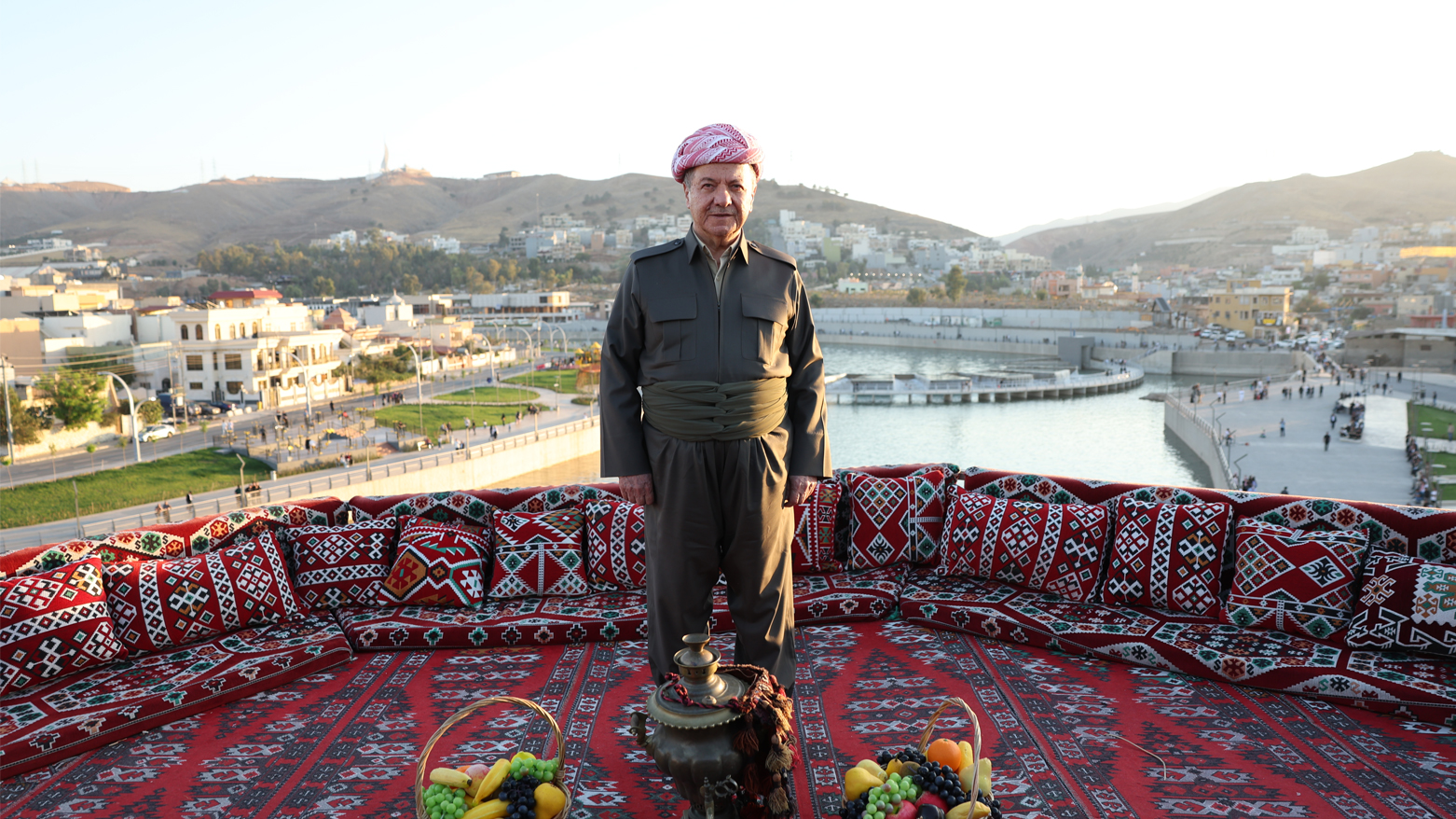 سەرۆك بارزانی سەردانی قشڵەی کۆن و کۆڕنیشی زاخۆی کرد