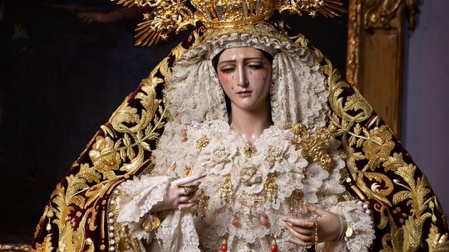 لە کەنیسەیەکی ئیسپانیا 18 پارچە خشڵی بەنرخ دزرا