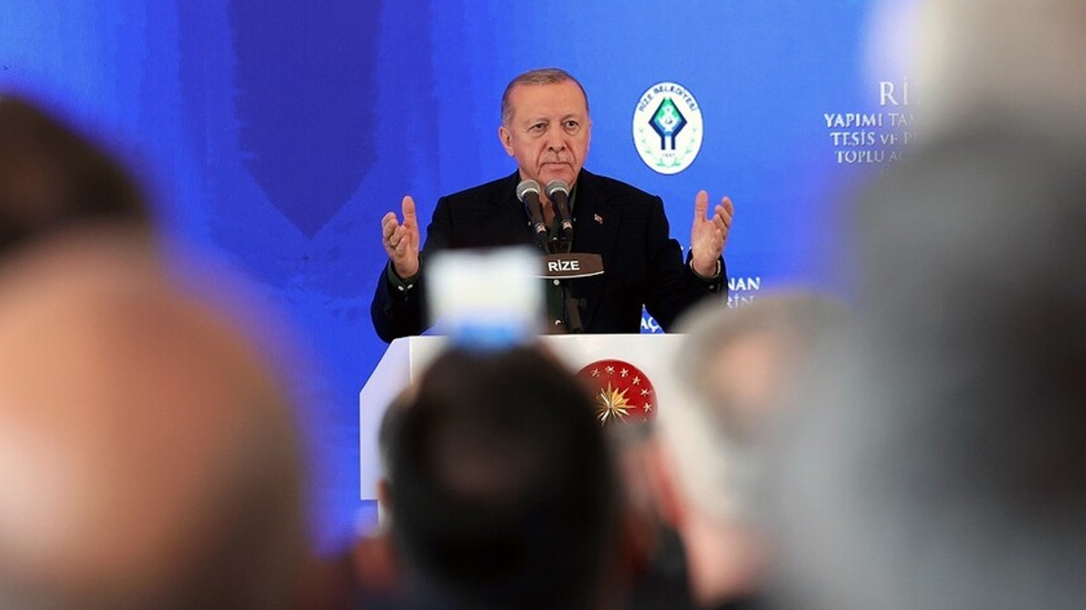 ئەردۆغان هەوڵەکانی بۆ دەستپێکردنەوەی دانوستانەکانی ڕووسیا و ئۆکرانیا لە ئیستانبوڵ تاوتوێ دەکات