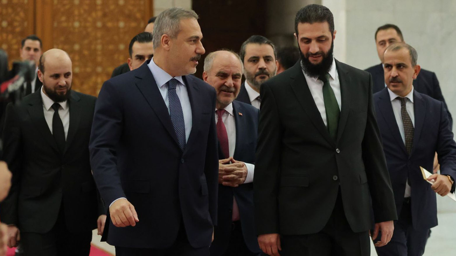 زيارة فيدان إلى بغداد والشرع إلى واشنطن: خنق الوجود الكوردي في سوريا بين التفاهمات الإقليمية والصفقات الدولية