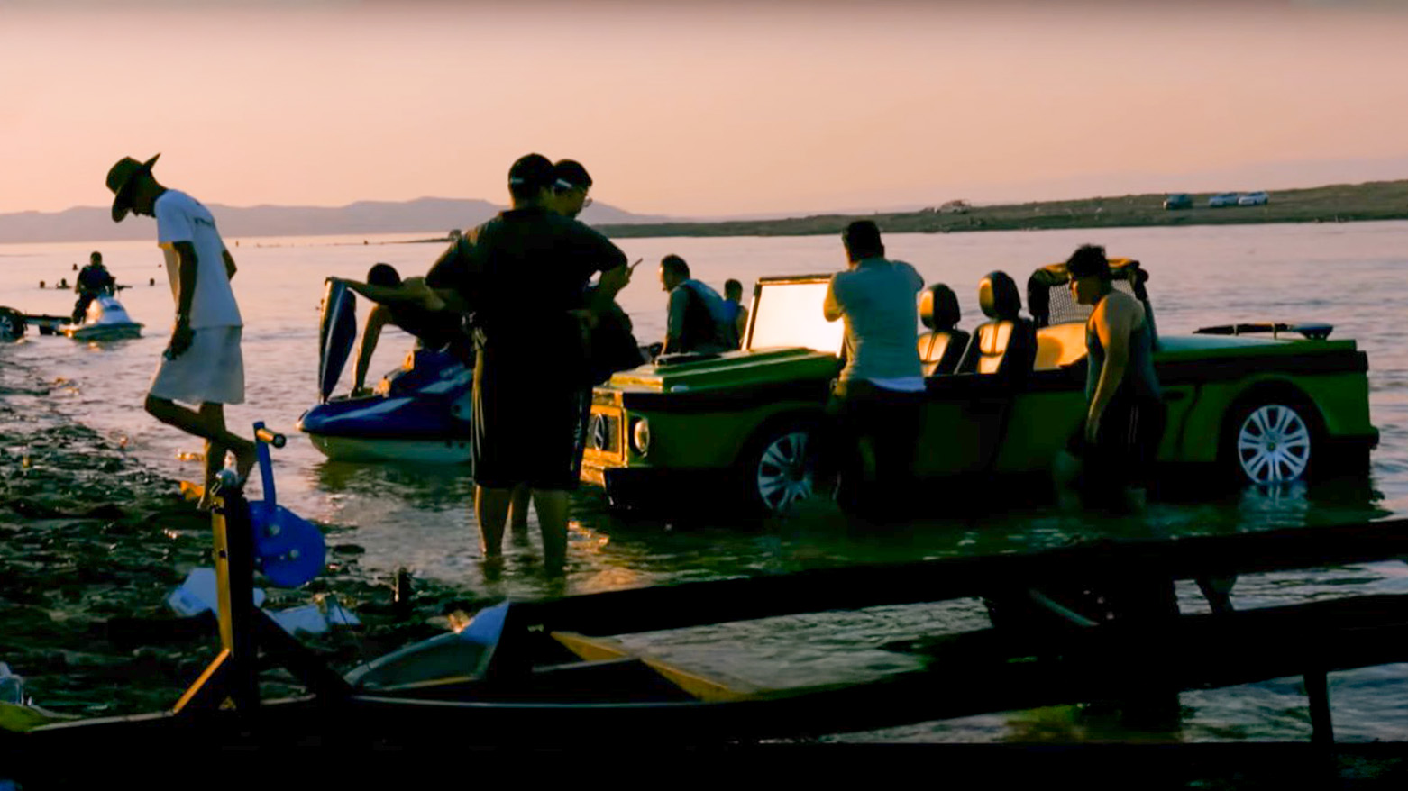 the green Amphibious Vehicle that was built by Haitham Mohammed. (Photo: Kurdistan24)