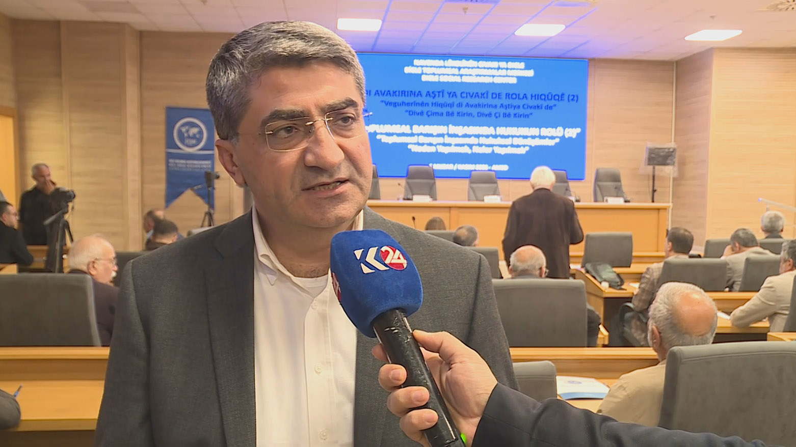 Mehmet Emîn Ekmen: Komîsyon amadekariya yasaya vegerê dike