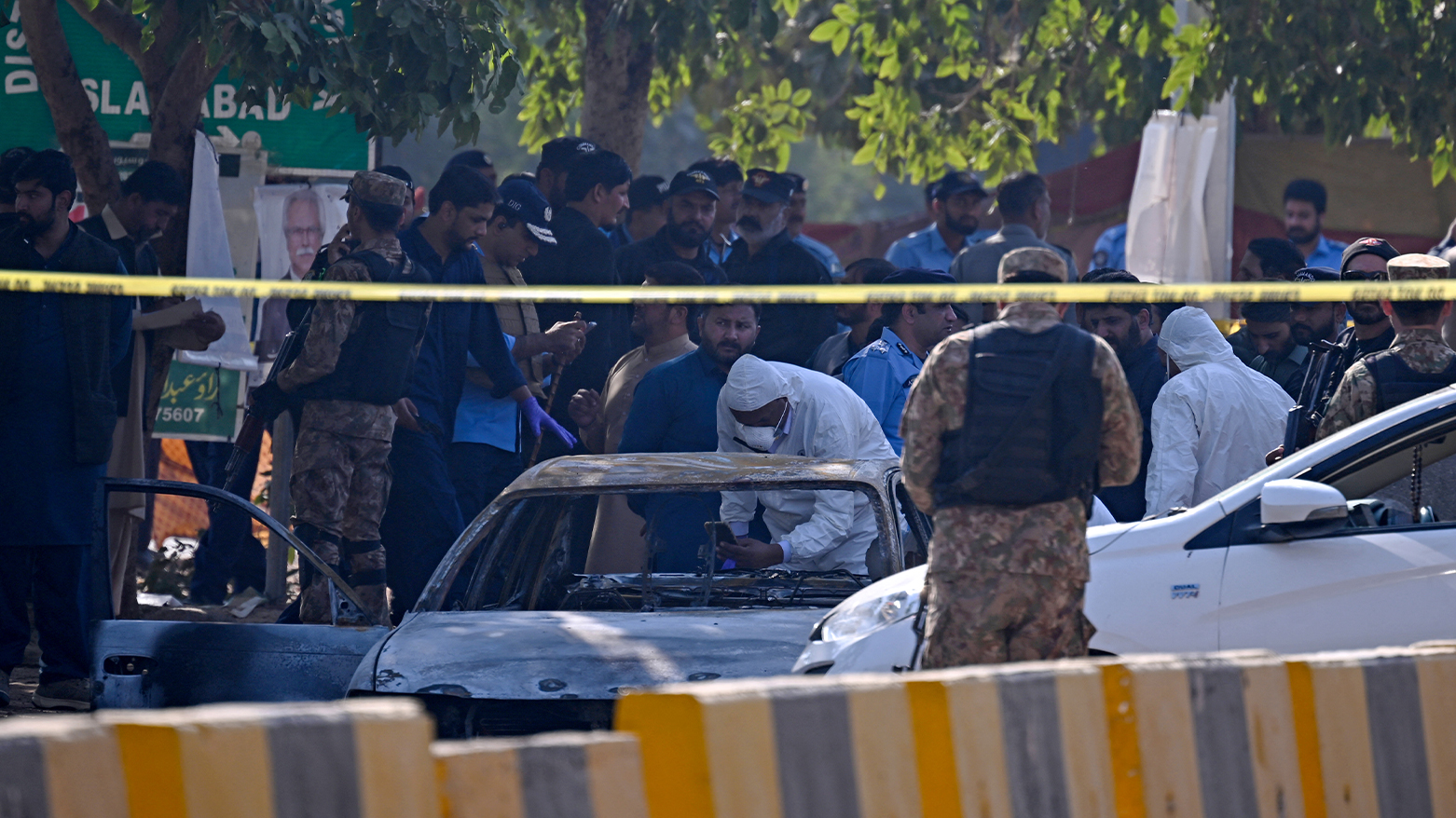 Pakistan'da intihar saldırısı: Ölü ve yaralılar var