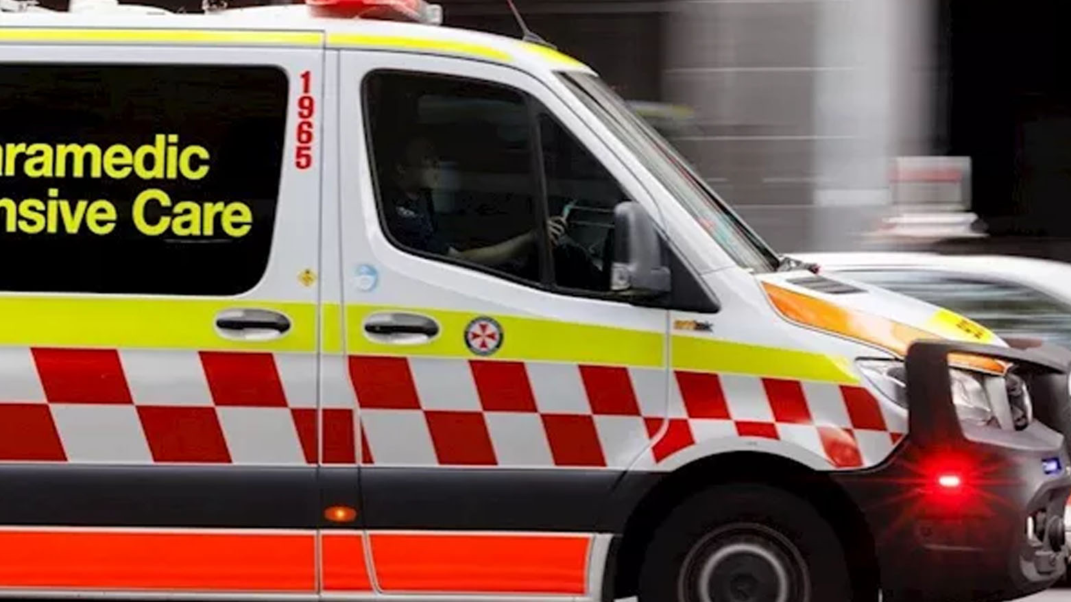 إصابة تسعة أشخاص بعد صدم سيارة سباق حشدا من المتفرجين في أستراليا