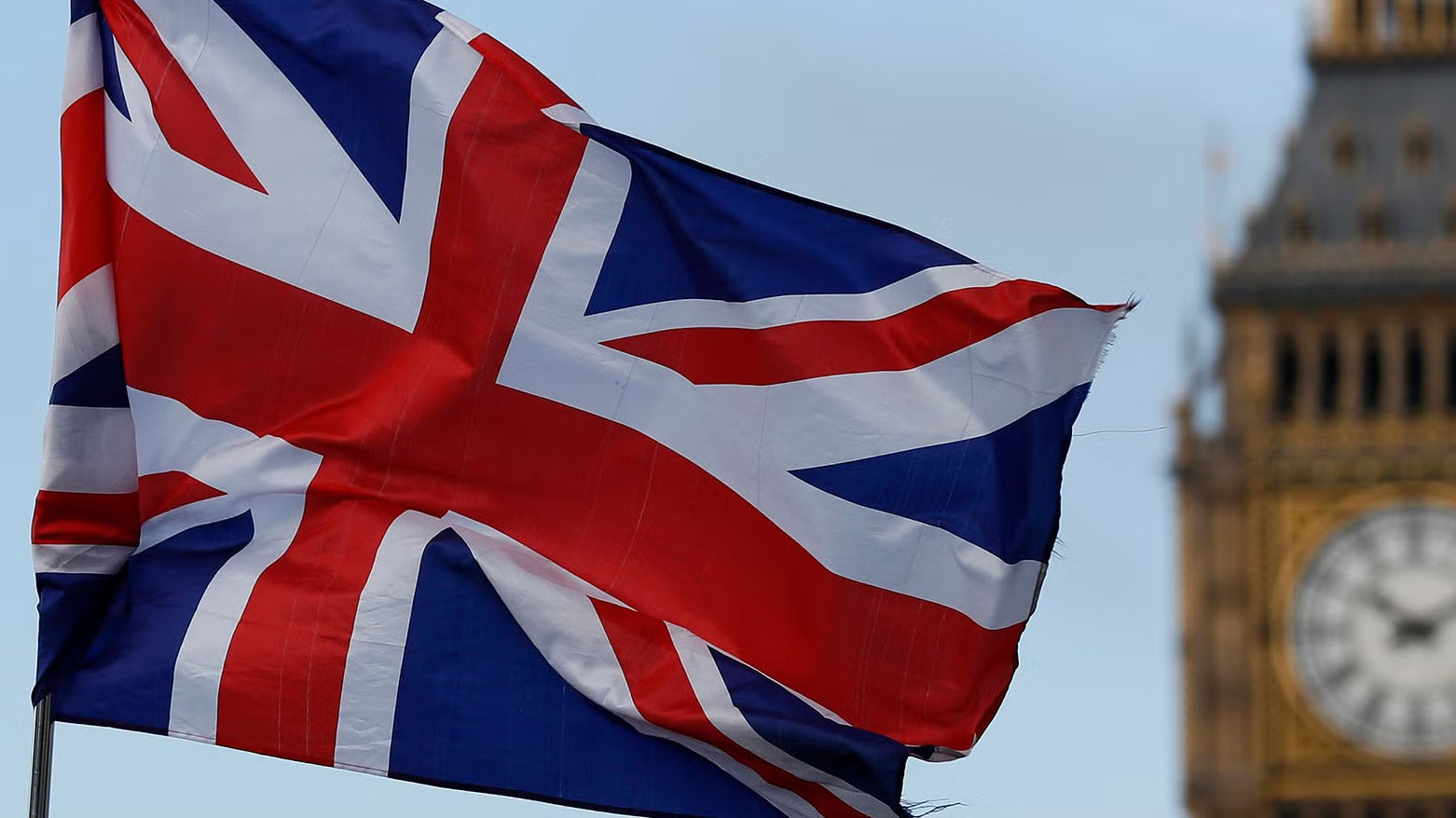 الحكومة البريطانية تقلّص هامش الحماية للاجئين وتوقف استفادتهم التلقائية من تقديمات اجتماعية