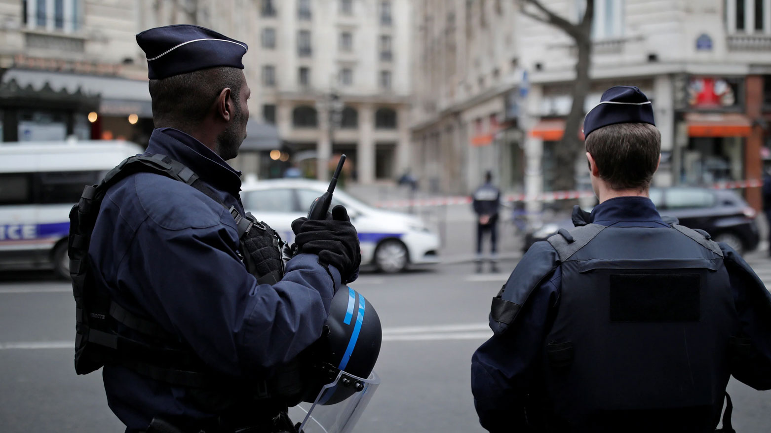 شرطيان فرنسيان (تعبيرية- فرانس برس)