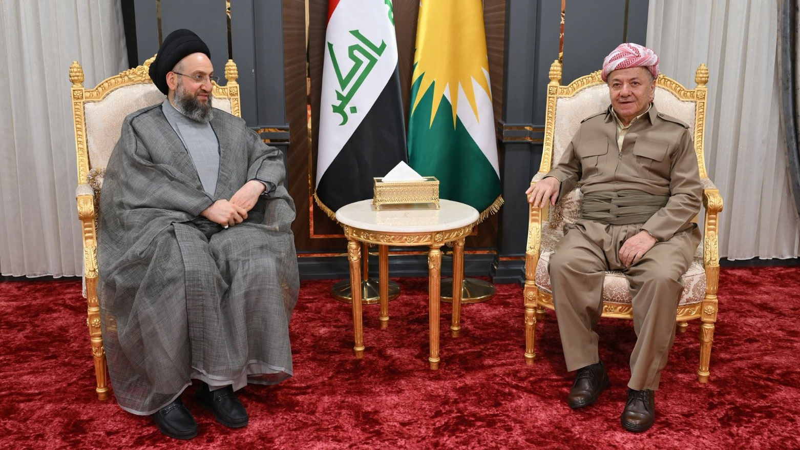 الرئيس بارزاني يجتمع مع رئيس تيار الحكمة الوطني في دهوك