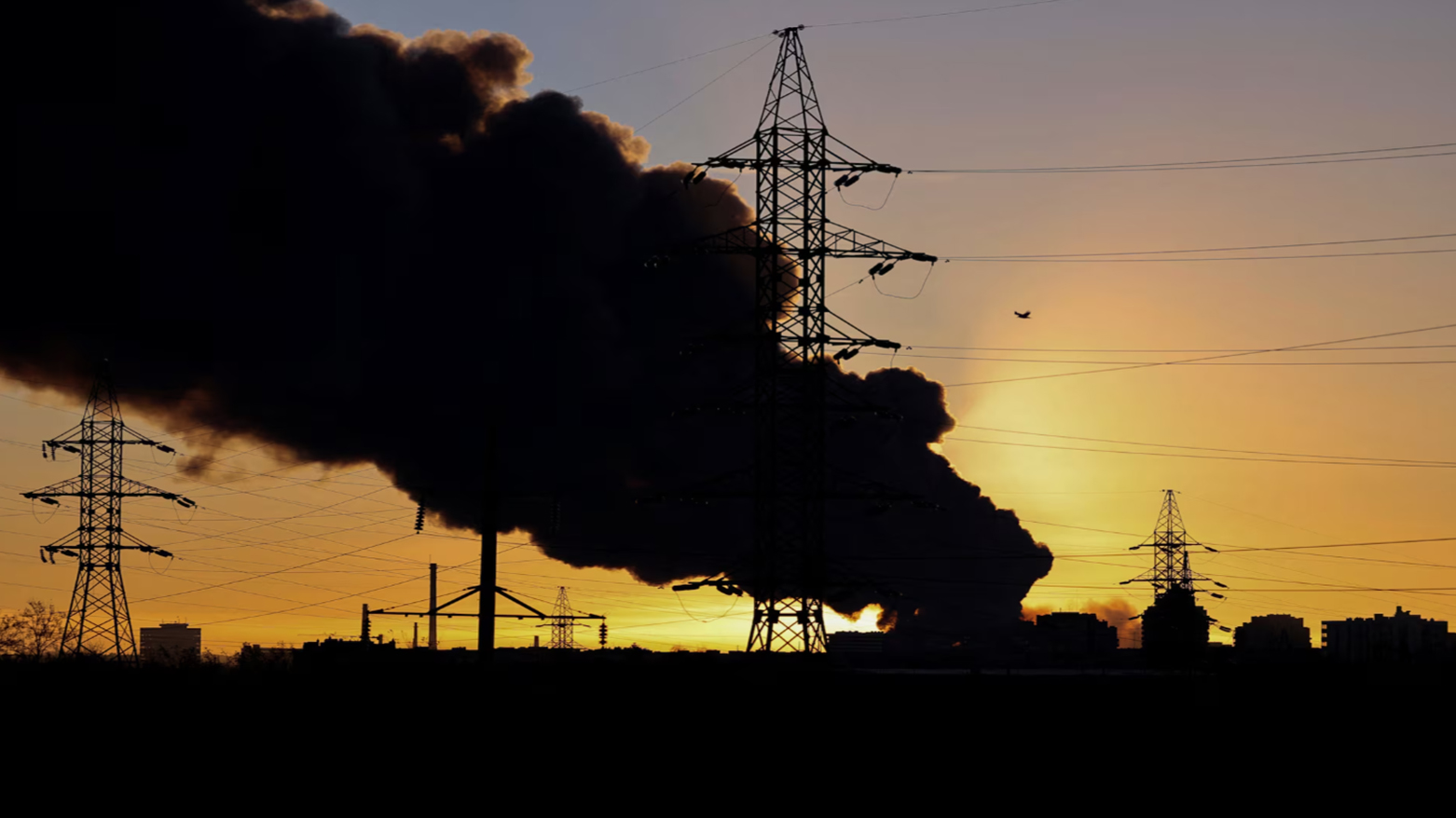 دیمەنی باڵەخانە وێرانکراوەکەی تێرنۆپێل. وێنە: ڕۆیتەرز