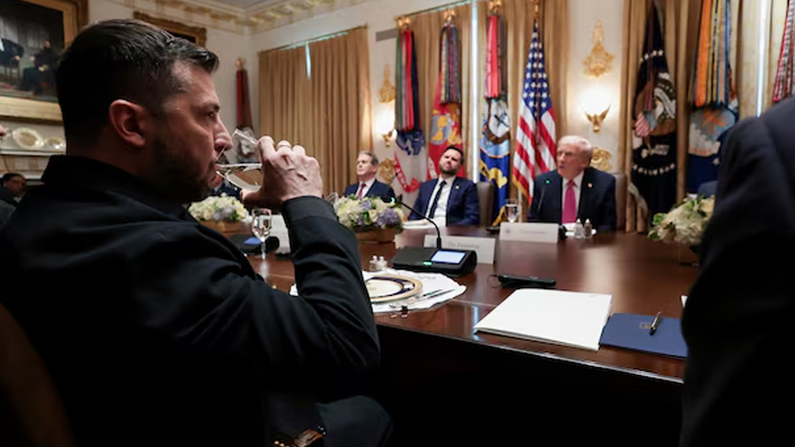 ڕۆیتەرز: ئەمەریکا فشار لە ئۆکرانیا دەکات بە پلانی کۆتاییهێنان بە جەنگ ڕازی بێت