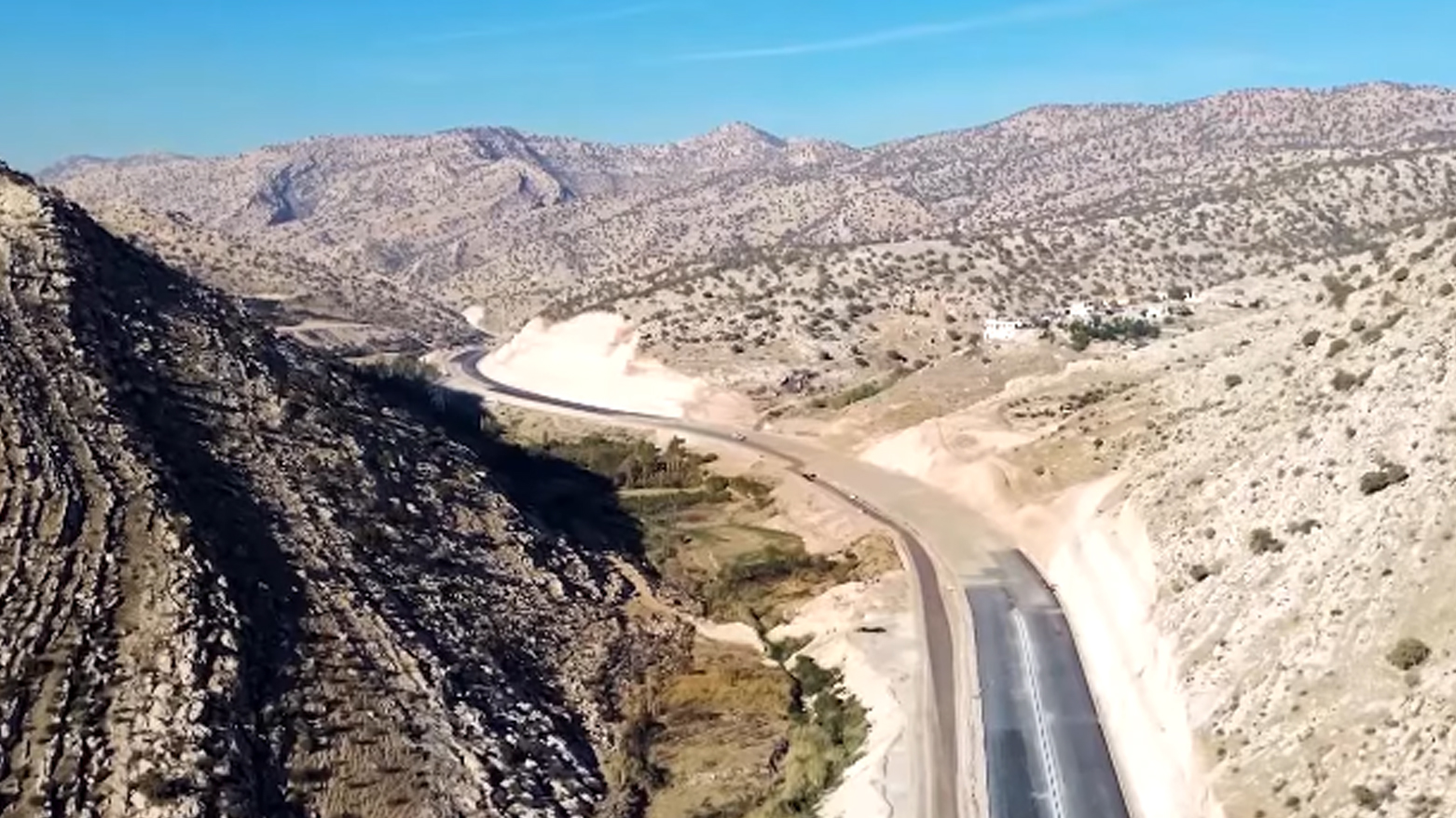 پرۆژەی دووسایدکردنی ڕێگەی دهۆک-باعەدرێ بە ڕێژەی 73% تەواو بووە