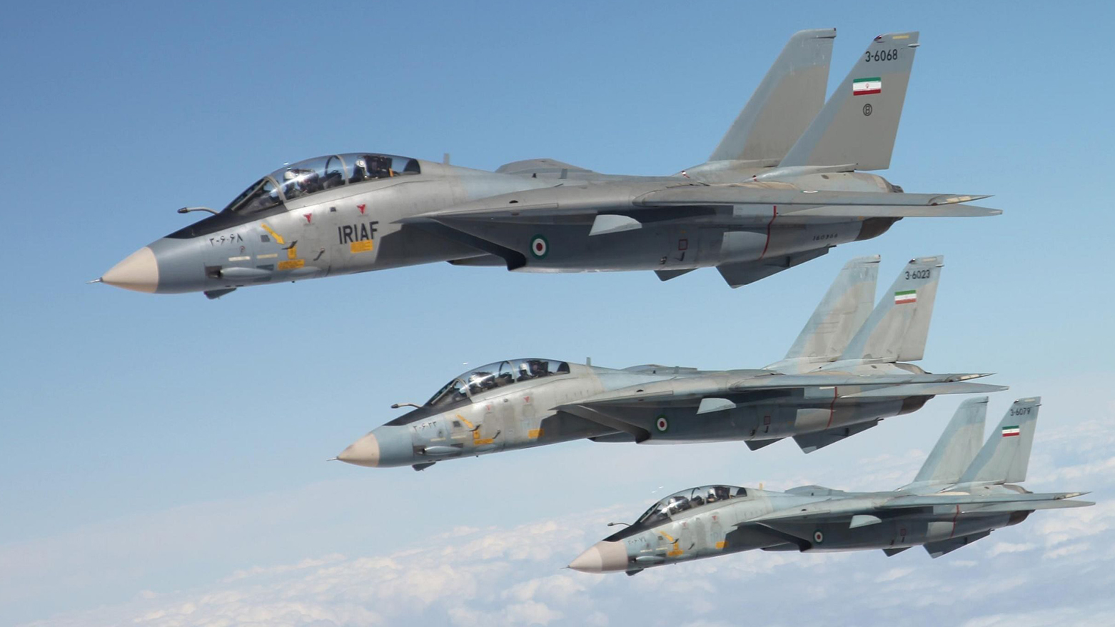 فڕۆکەی جەنگی بە ئاسمانی تاراندا دەسوڕێنەوە