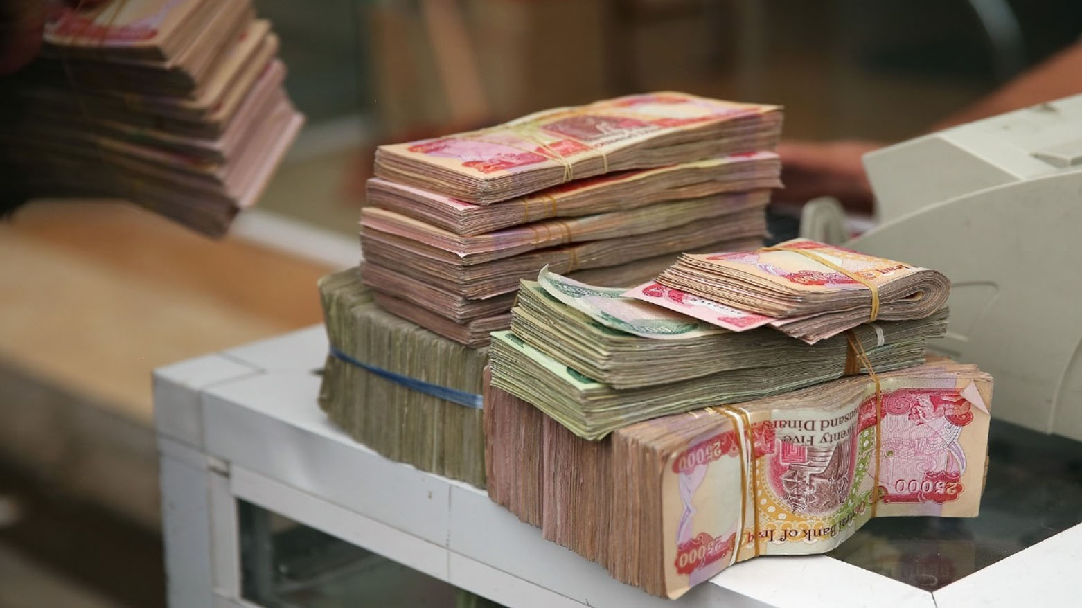 بين عتاب الأمس وانتظار اليوم… بغداد تكرر خطأ التعامل مع رواتب الإقليم بمنطق سياسي