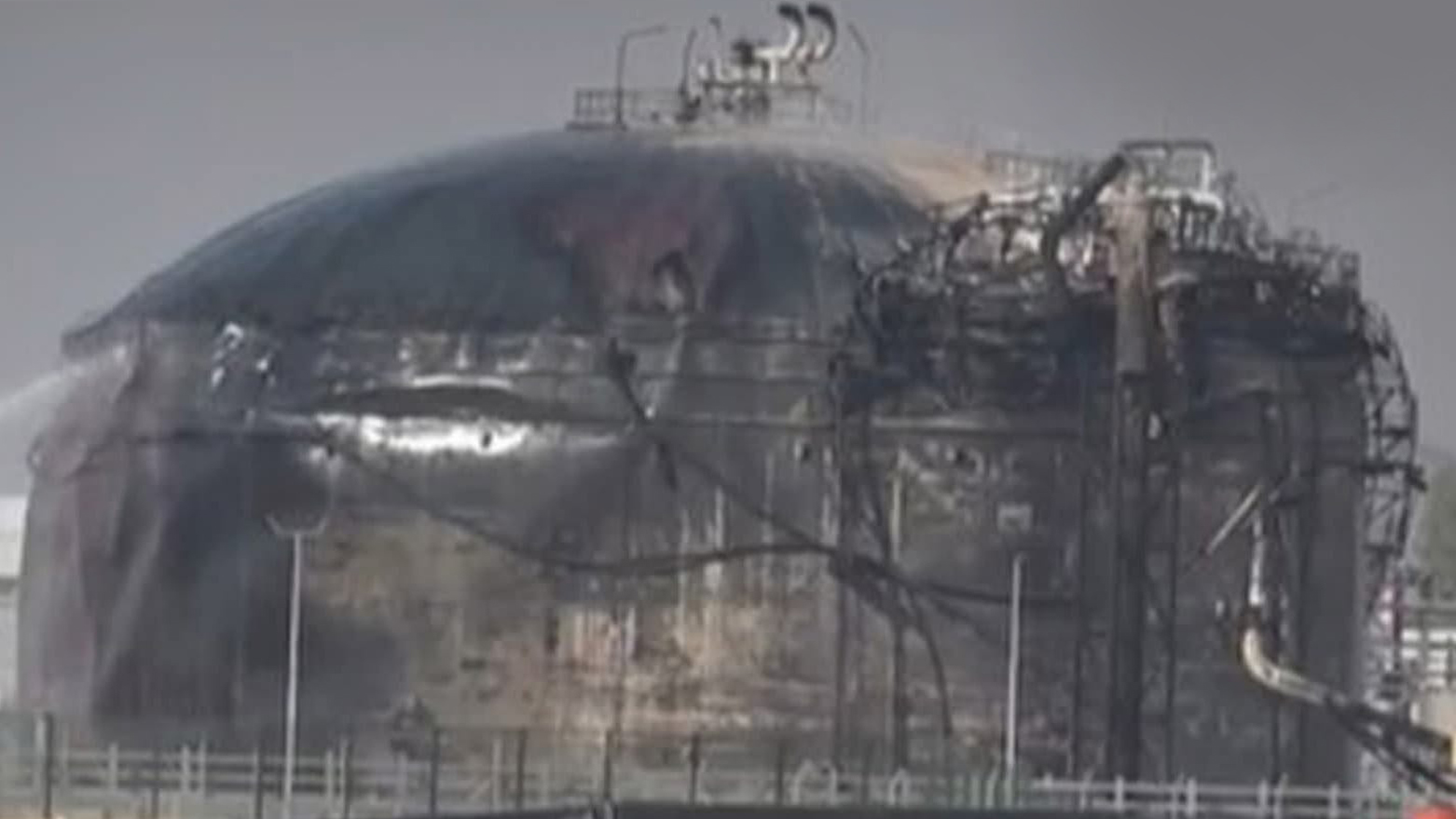 The attacked condensate holding units. (Photo: Kurdistan24)