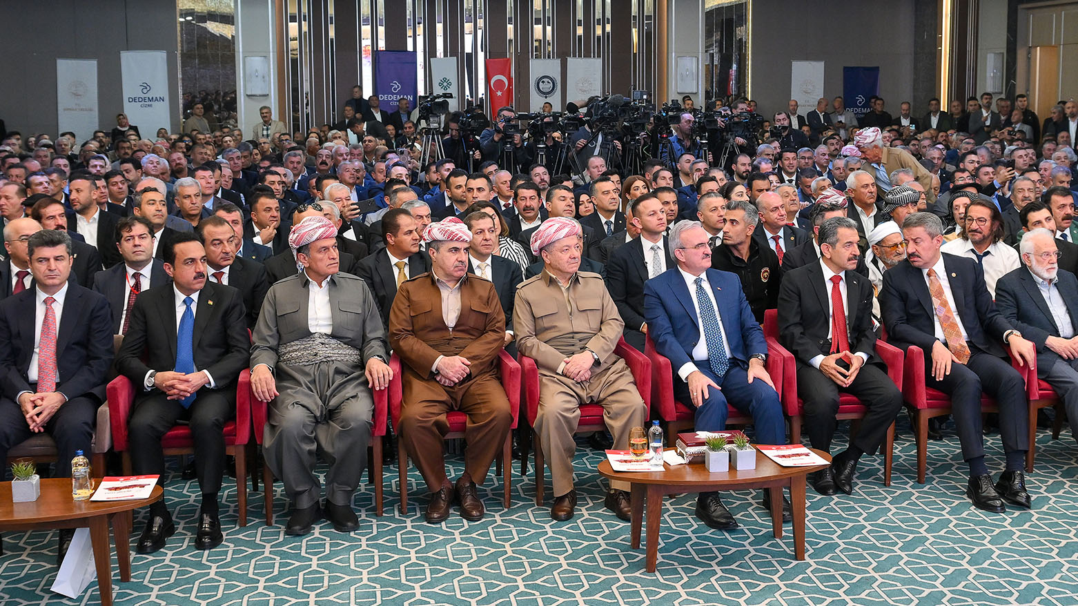 بالصور | الرئيس بارزاني يشارك في الملتقى الرابع "مەلای جزیری" في شرناخ