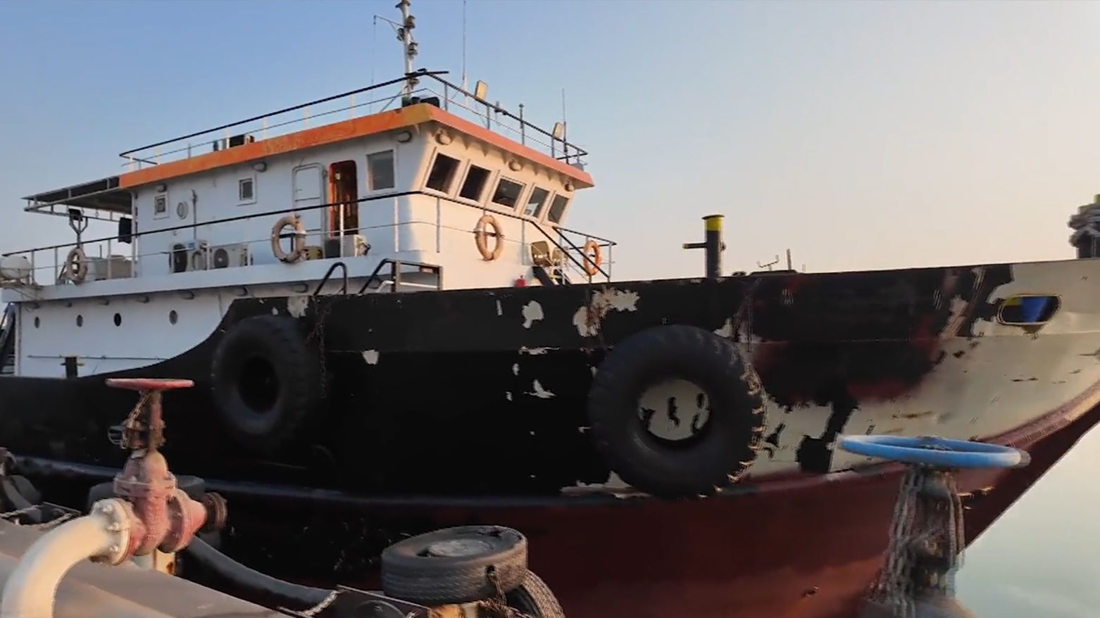 سوپای پاسداران دەستی بەسەر کەشتییەکدا گرت