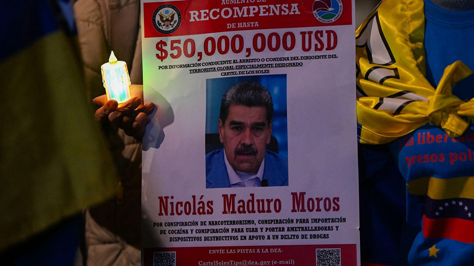 مادورو يؤكد أنه أجرى محادثة "ودية" مع ترامب