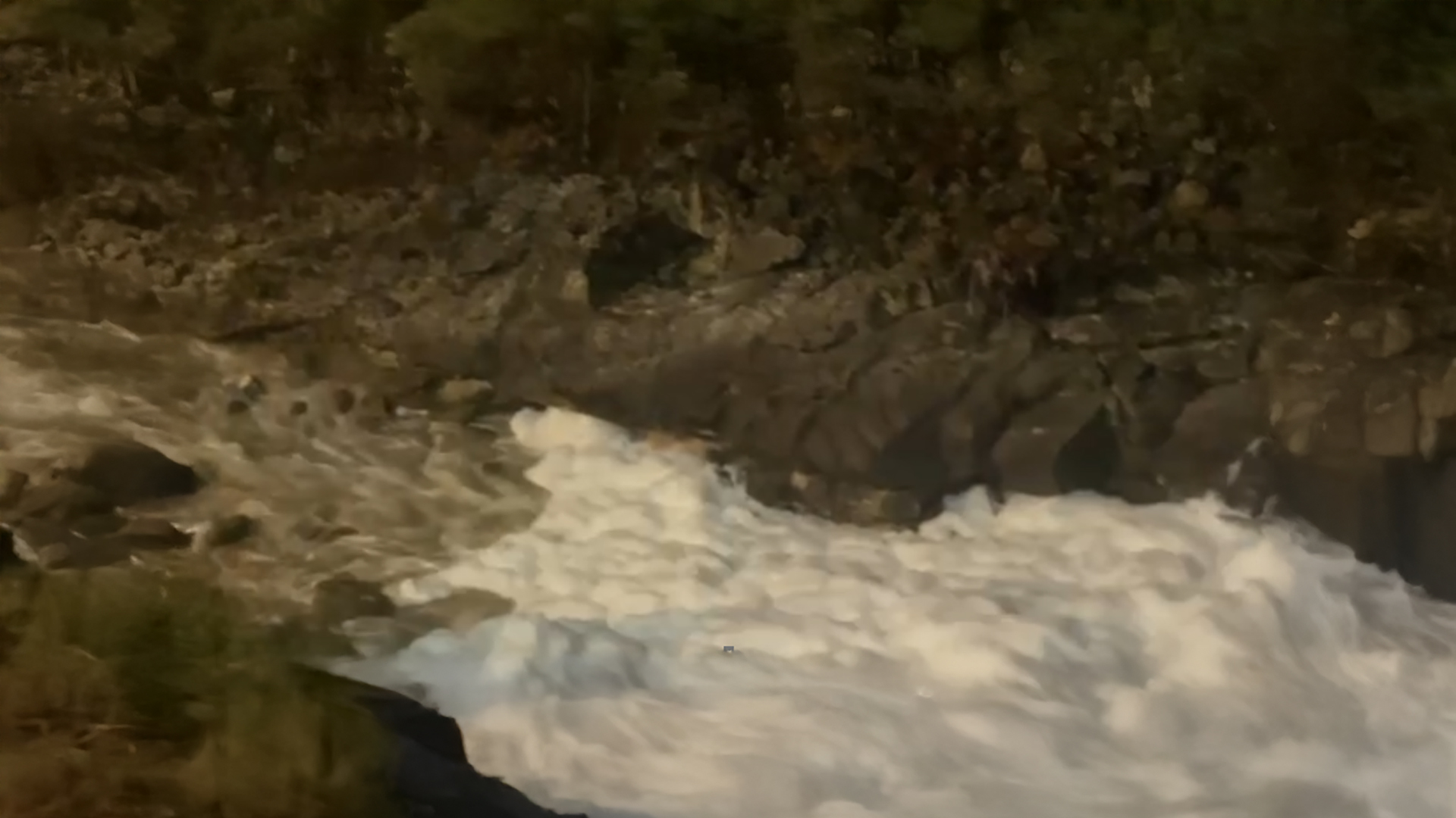 ژینگەی سۆران هۆکاری دروستبوونی کەفاوە سپییەکەی ڕووباری گەلی عەلی بەگ ئاشکرا دەکات