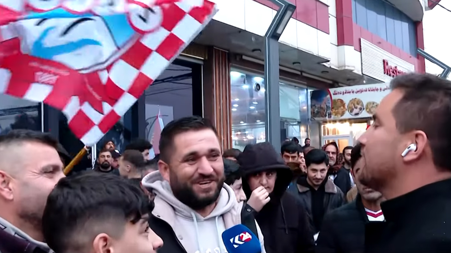 هاندەرانی زاخۆ بە بۆنەی بەدەستهێنانی خەڵاتی "باشترین هاندەری جیهان" ئاهەنگ دەگێڕن