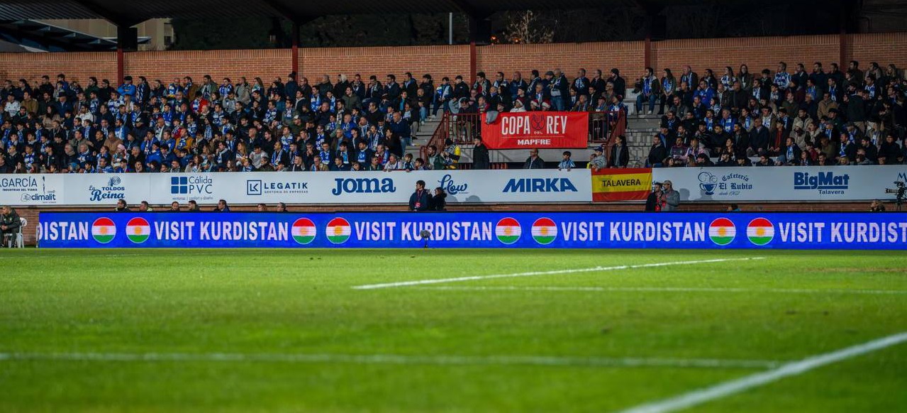FOTO Haber- Reklam panolarında Kürdistan bayrağı yer aldı
