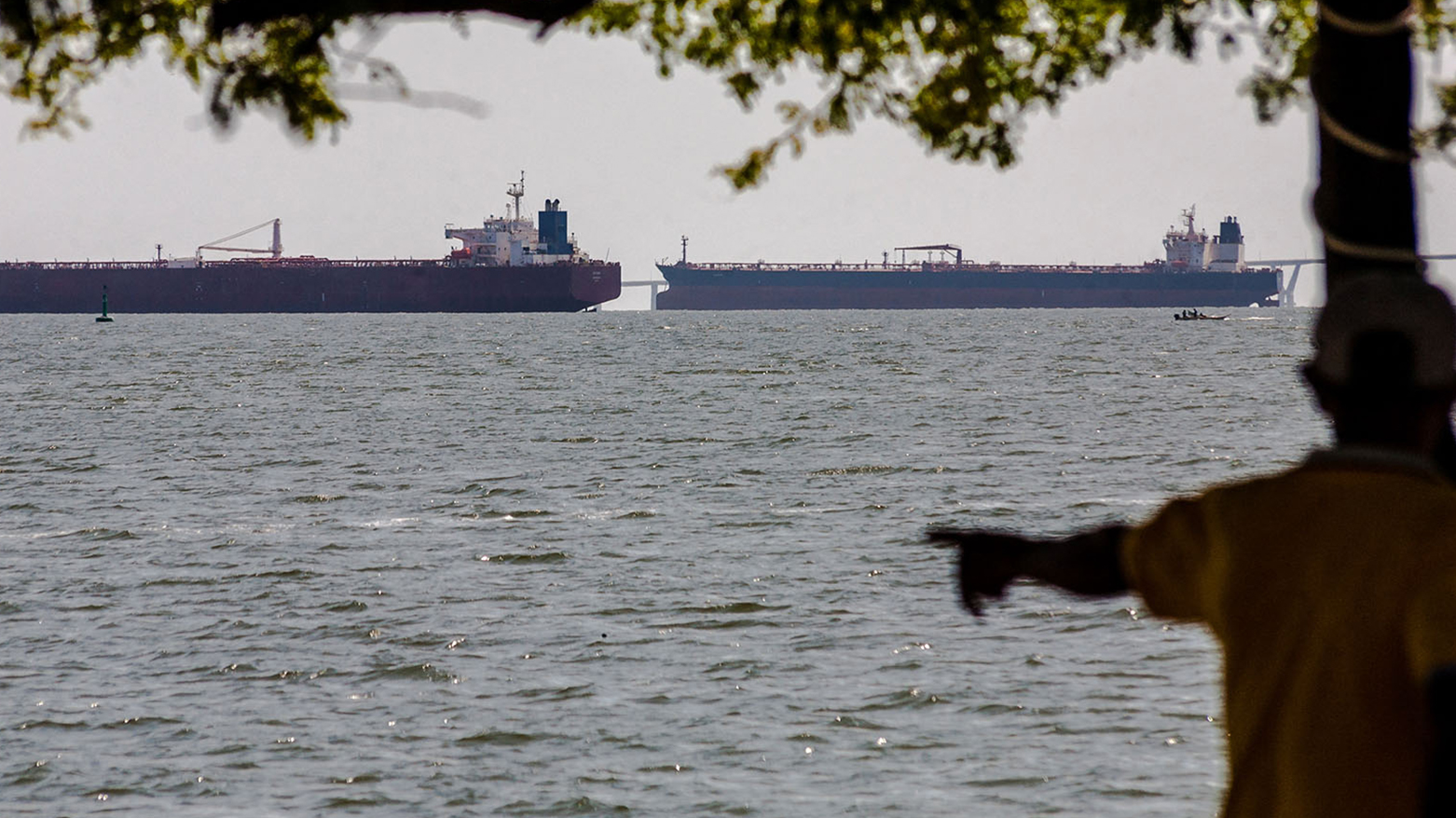 ئەمەریکا دەیەوێت سێیەم کەشتی نەوتهەڵگر لە دەریای کاریبی ڕاوبکات