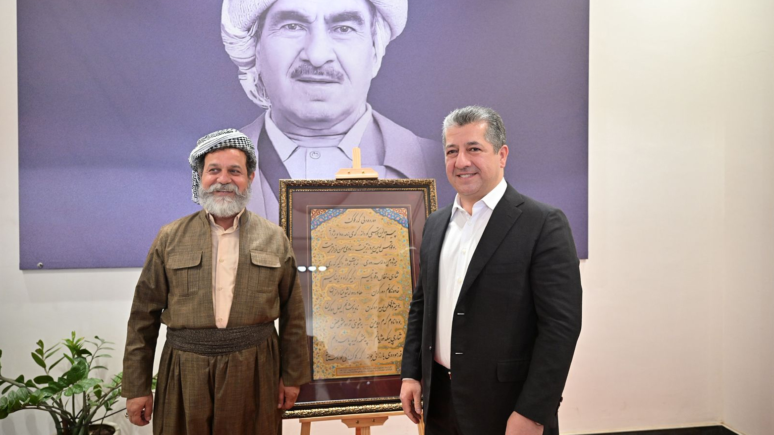 عەلی ئەڵوەنی: تابلۆیەکم پێشکەشی مەسرور بارزانی کرد کە شیعرێکی خۆی بوو بەناوی "دەردە دڵی کەرکووک"