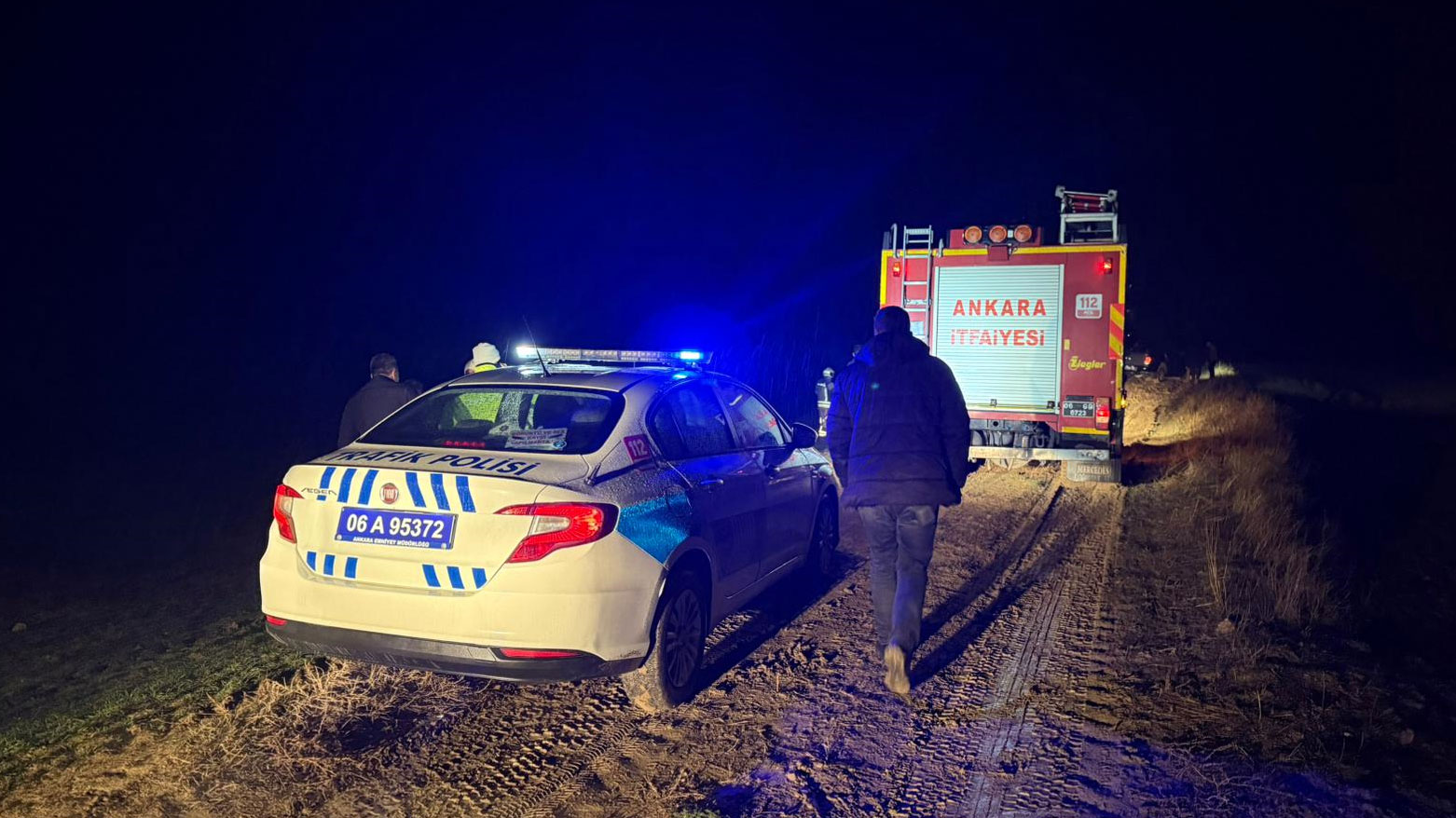 Turkish emergency teams are searching for a rescue of the missing plane. (Photo: AA)