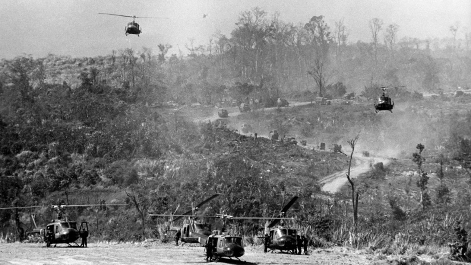 بين "صندوق باندورا" و"مستنقع فيتنام": من خذلان 1991 إلى سياسة تجويع 2025