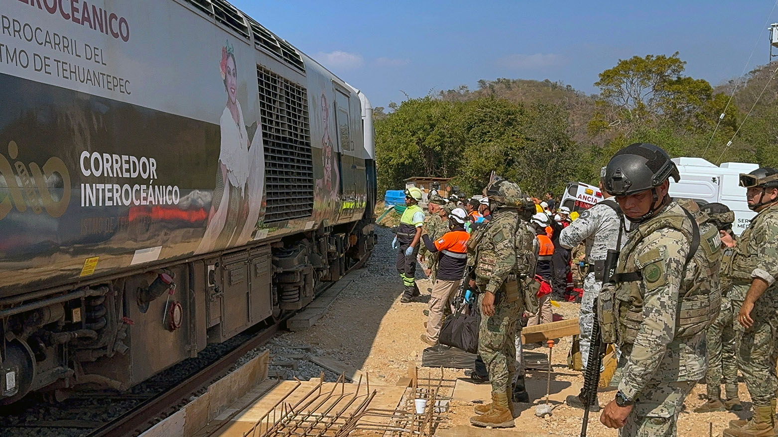 مقتل 13 شخصا على الأقل وإصابة 98 آخرين بحادث قطار في جنوب المكسيك