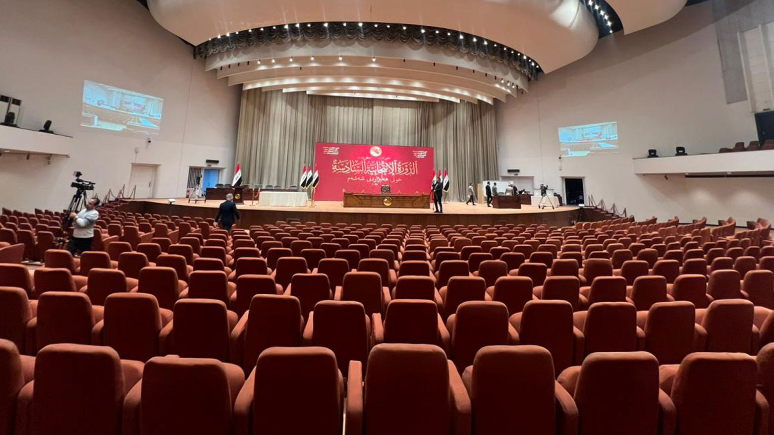 هۆڵی پەرلەمانی عێراق پێش بەڕێوەچوونی یەکەمین کۆبوونەوەی خولی نوێ