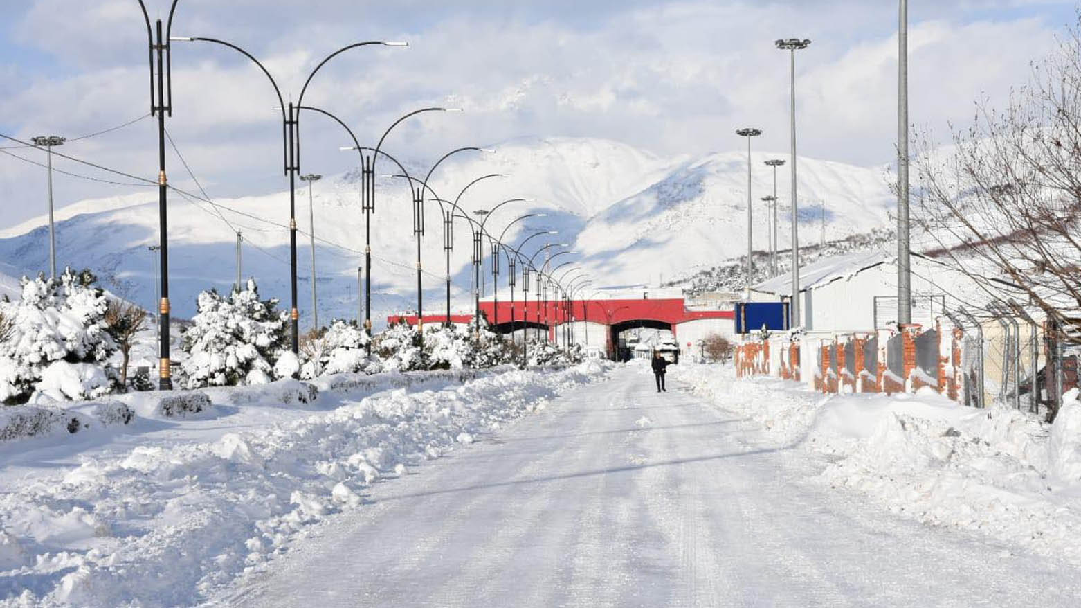 دەروازەی نێودەوڵەتی حاجی ئۆمەران هاووڵاتییان و گەشتییاران ئاگادار دەکاتەوە