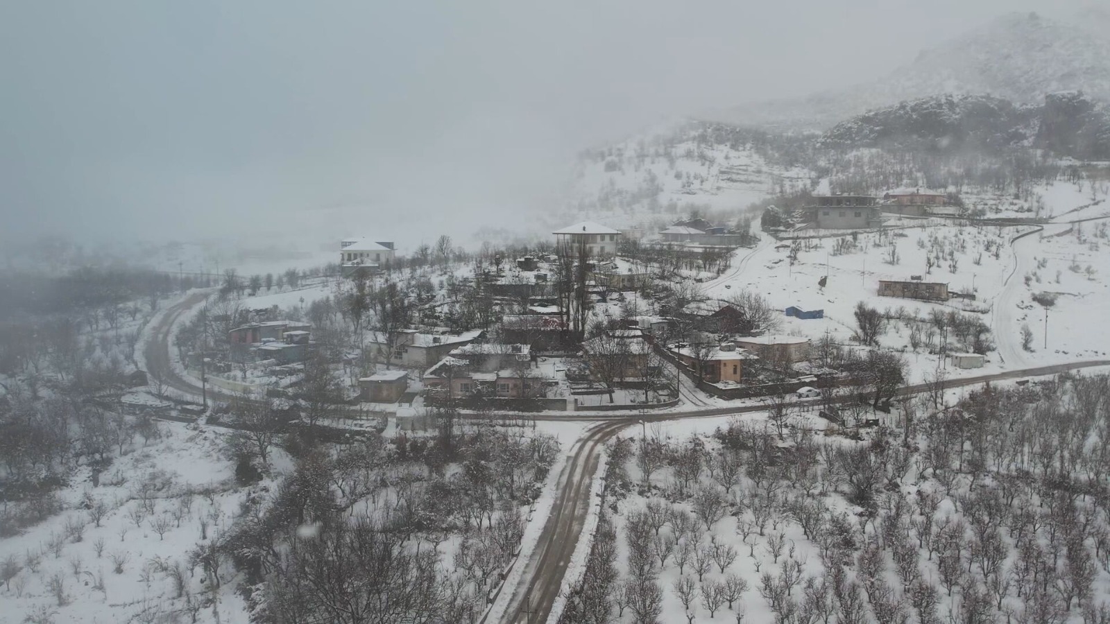 کەشناسی هەرێم: شەپۆلێکی سەختی بەفر ناوچە جیاجیاکانی هەرێمی کوردستانی گرتەوە