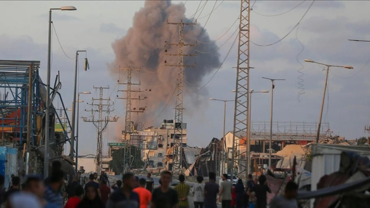 İsrail'den Gazze'nin kuzeyine saldırı: 4 yaralı