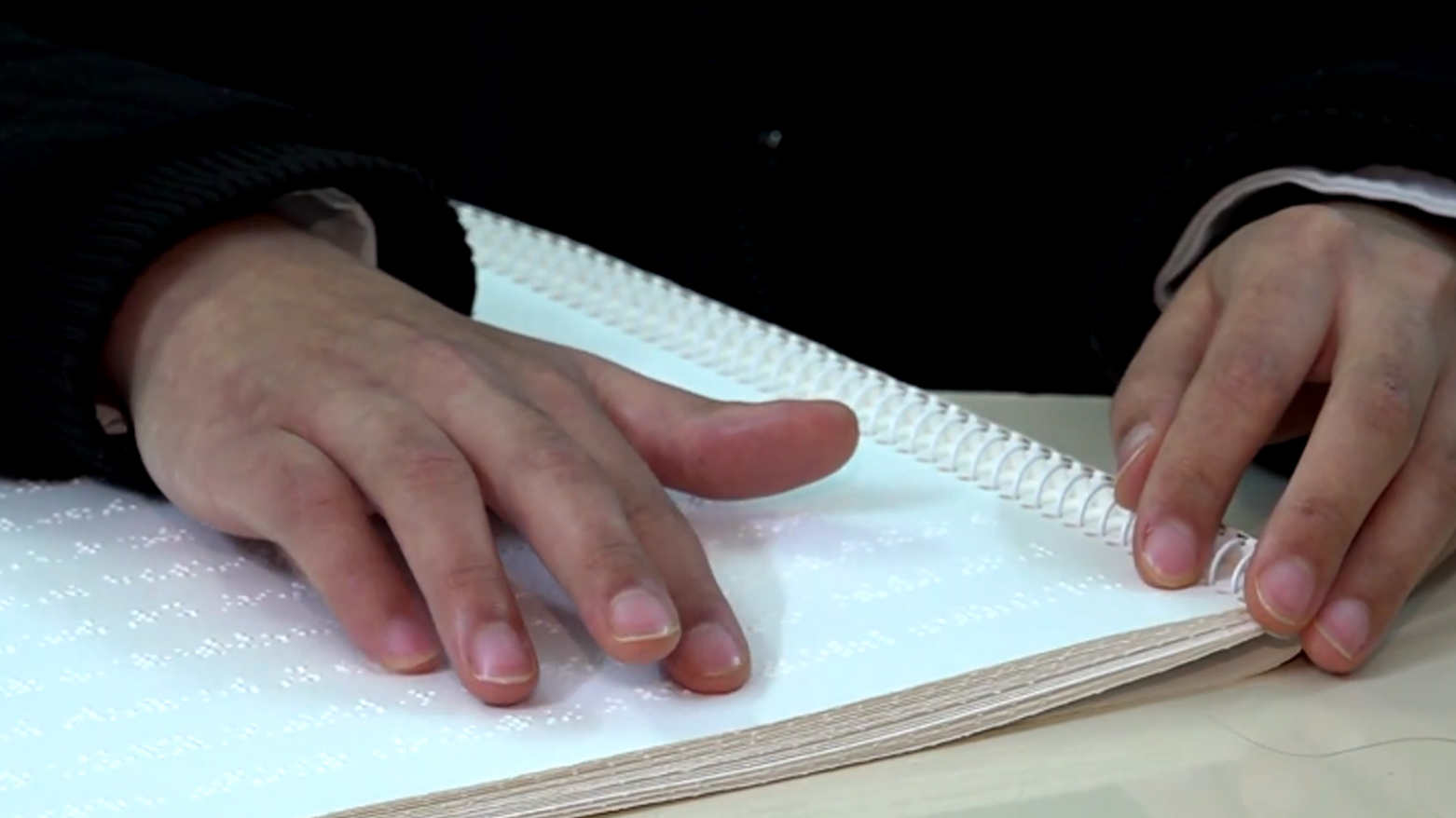 في يوم لغة برايل .. مطالبات بإيلائها المزيد من الإهتمام