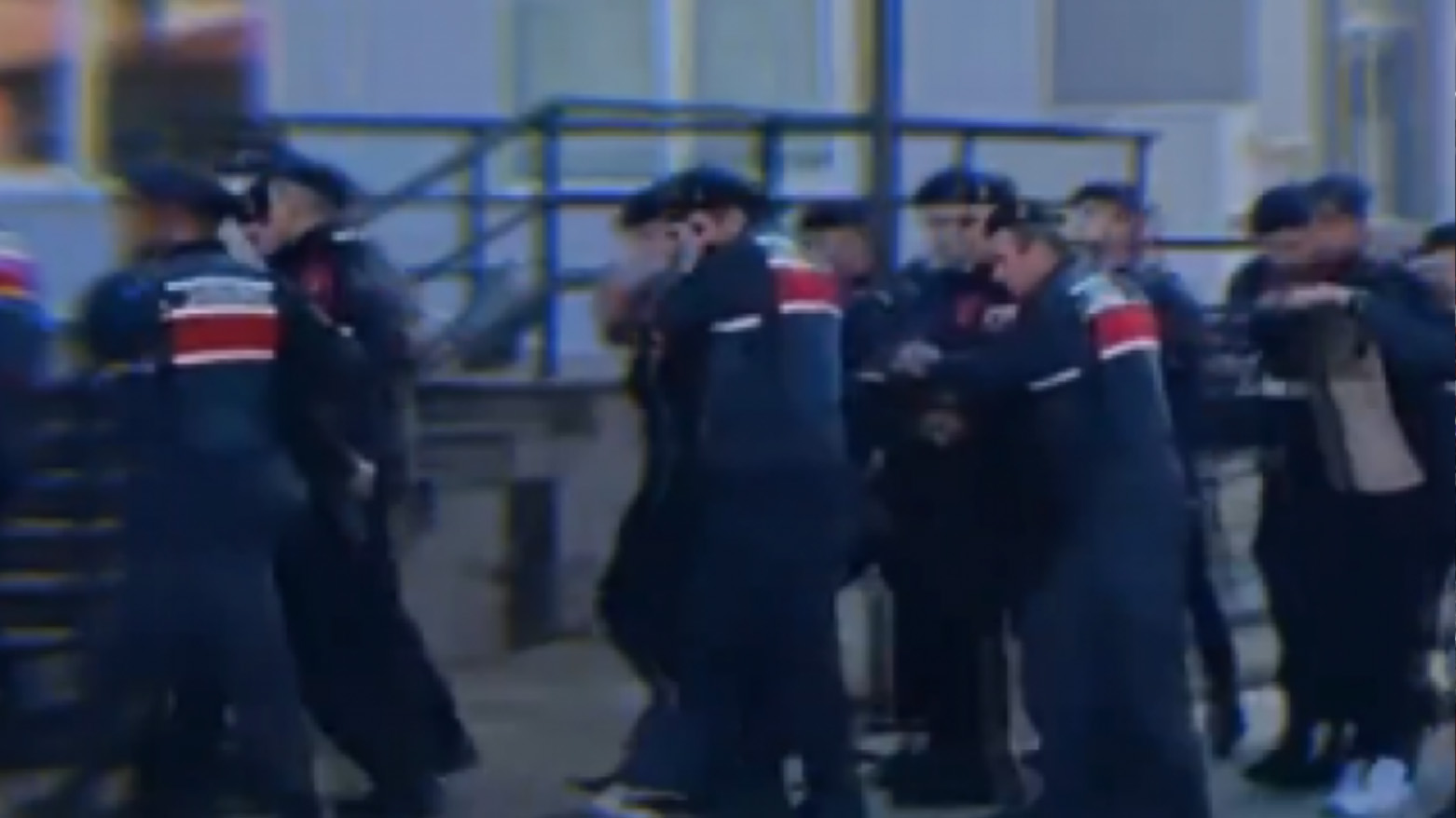 İstanbul'da uyuşturucu operasyonu: 23 gözaltı