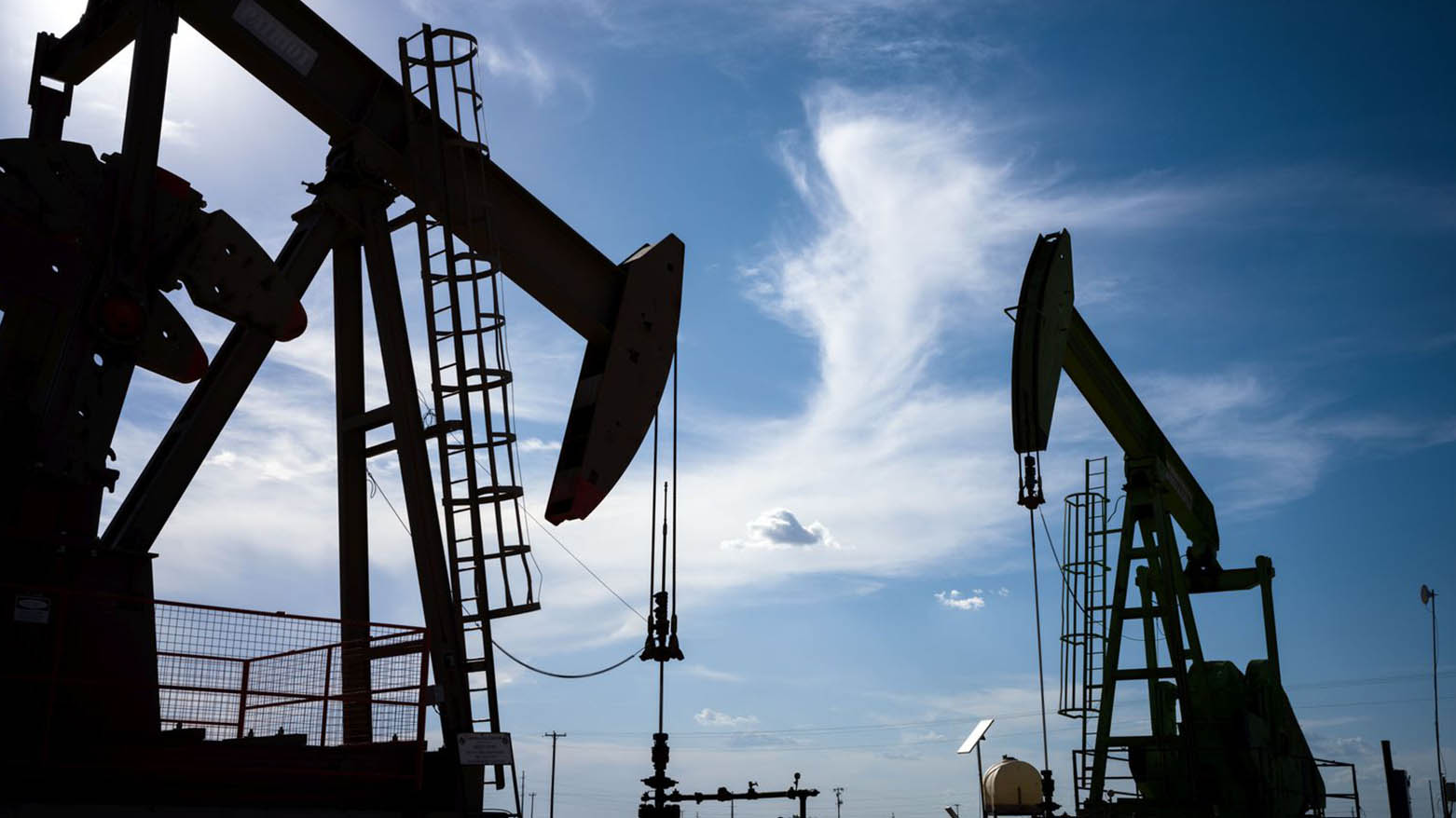 پشکی کۆمپانیاکانی نەوت لە وۆڵ ستریت دوای ڕووداوەکانی ڤەنزوێلا بەرزبوونەوە