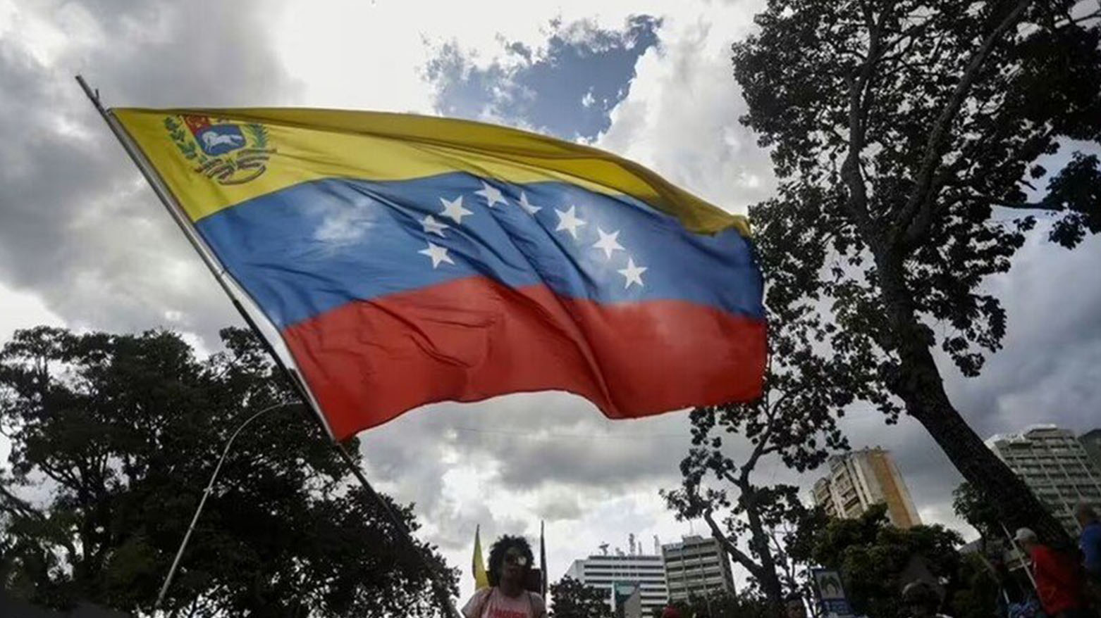 الحكومة "المؤقتة" في فنزويلا تبدأ مهامها باعتقالات جماعية للصحفيين