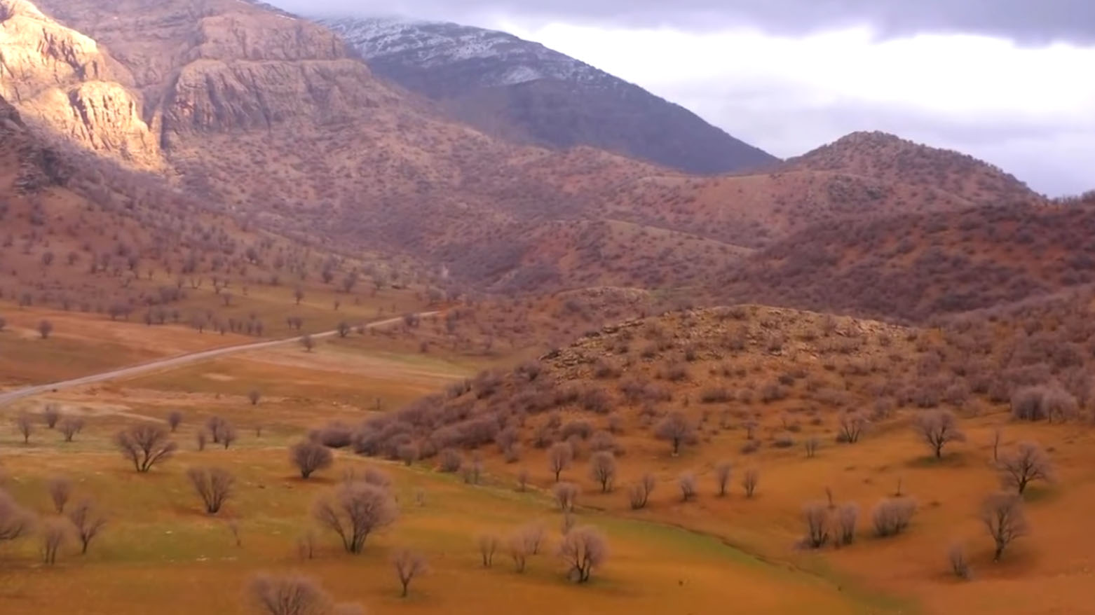 قرية "حسني" في أورمية: حينما تكون العشيرة عائلة واحدة.. رحلة بين عبق الماضي وتحديات الحاضر