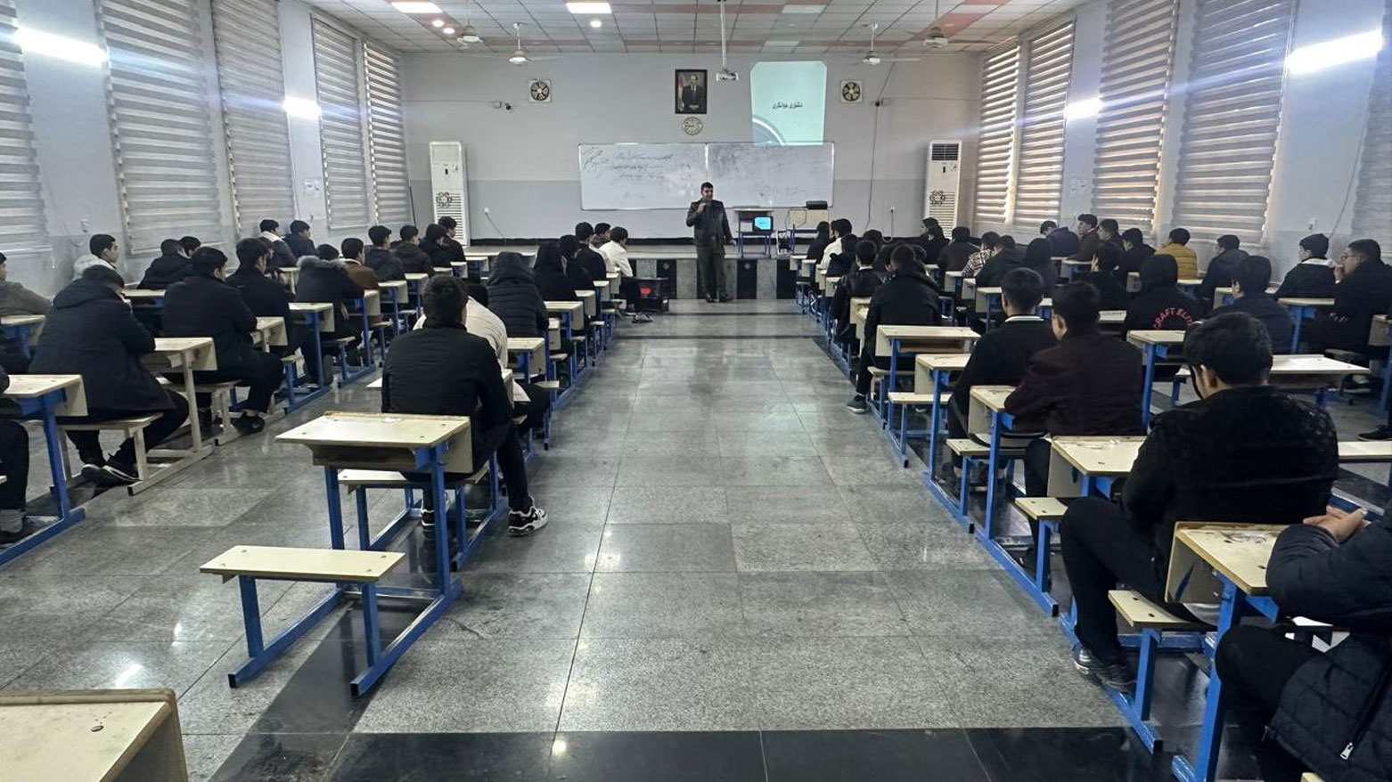 وزير تربية كوردستان يثني على شرطة أربيل في توعية الطلبة بمخاطر المخدرات والتكنولوجيا