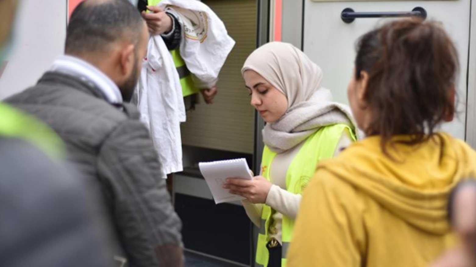 أكثر من 138 ألف نازح من حلب.. مؤسسة بارزاني الخيرية تستنفر جهودها الإغاثية في عفرين 