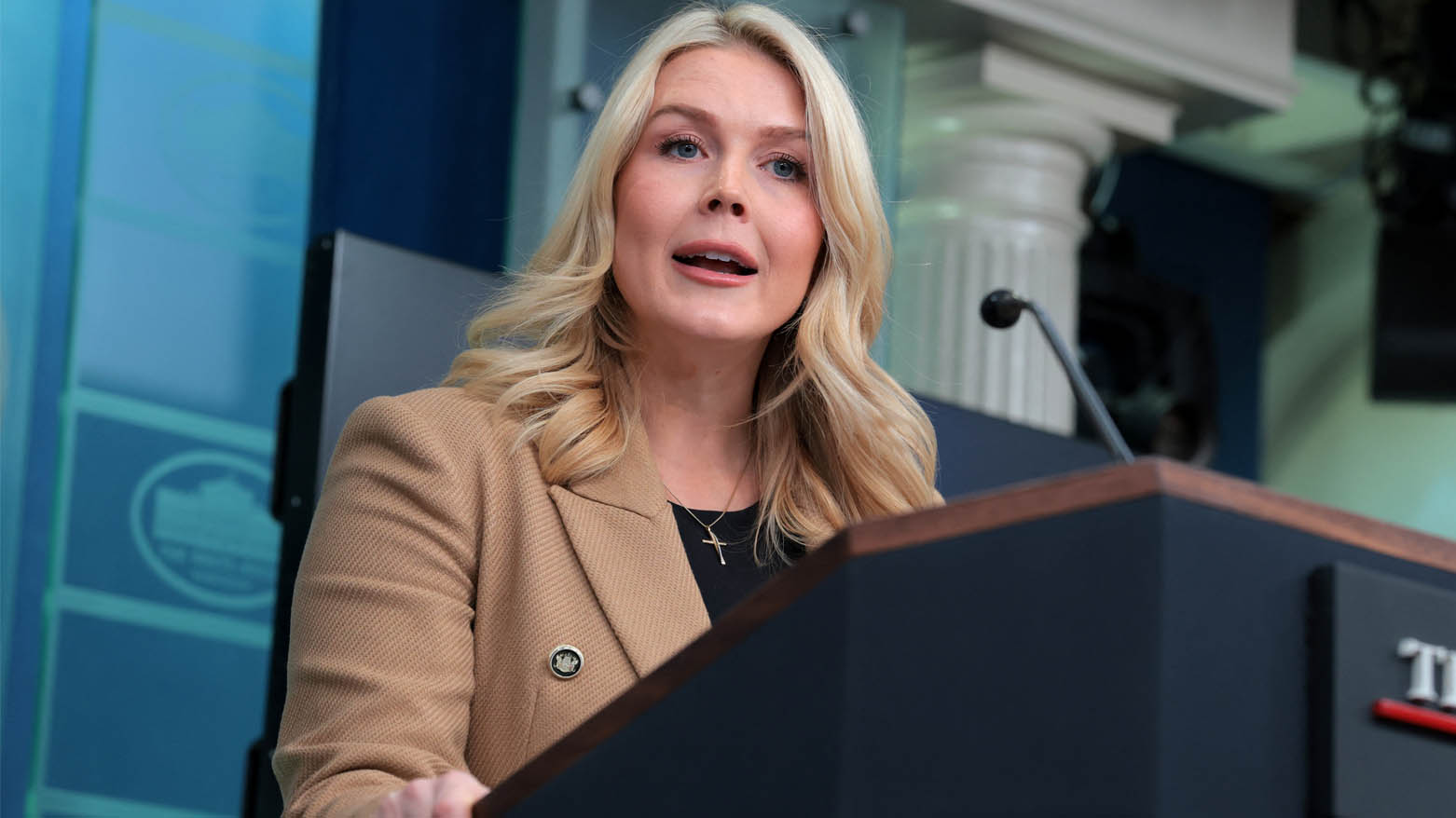 کۆشکی سپی: ئێران لە سێدارەدانی 800 کەسی ڕاگرتووە