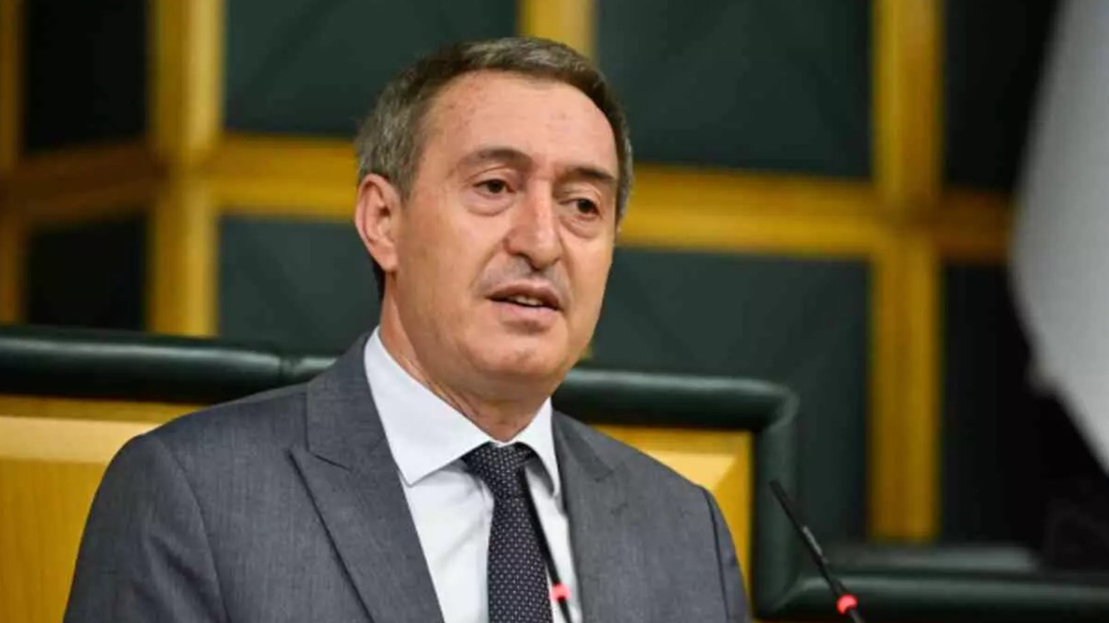 تونجەر باکرهان: بانگەوازەکەی  ئۆجەلان بۆ چەک دانان هەسەدە ناگرێتەوە