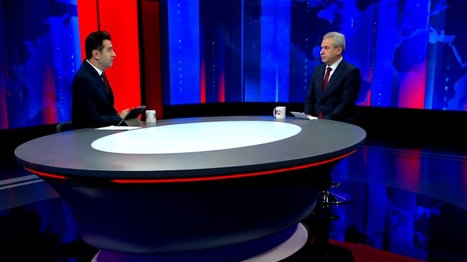 Kurdistan24 anchor Abbas Zebari (L) and Ibrahim Biro, a member of the Foreign Relations Committee of the KNCS (R). (Photo: Kurdistan24)