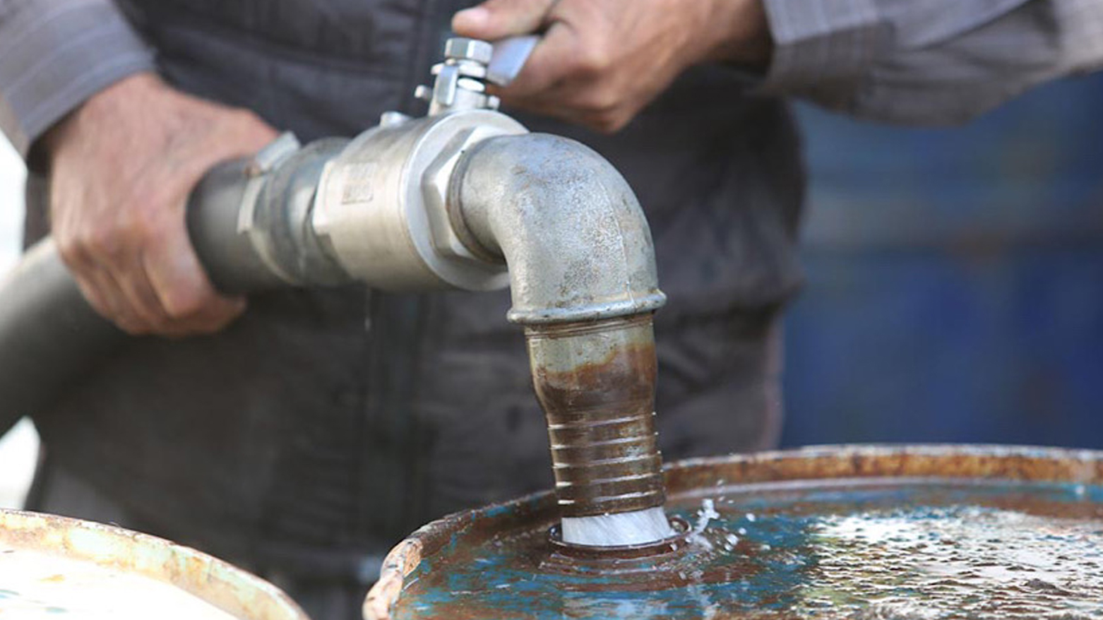 لە بەنزینخانەیەکی هەولێر لەبری نەوت بەنزین بەسەر ژمارەیەک خێزاندا دابەشکراوە