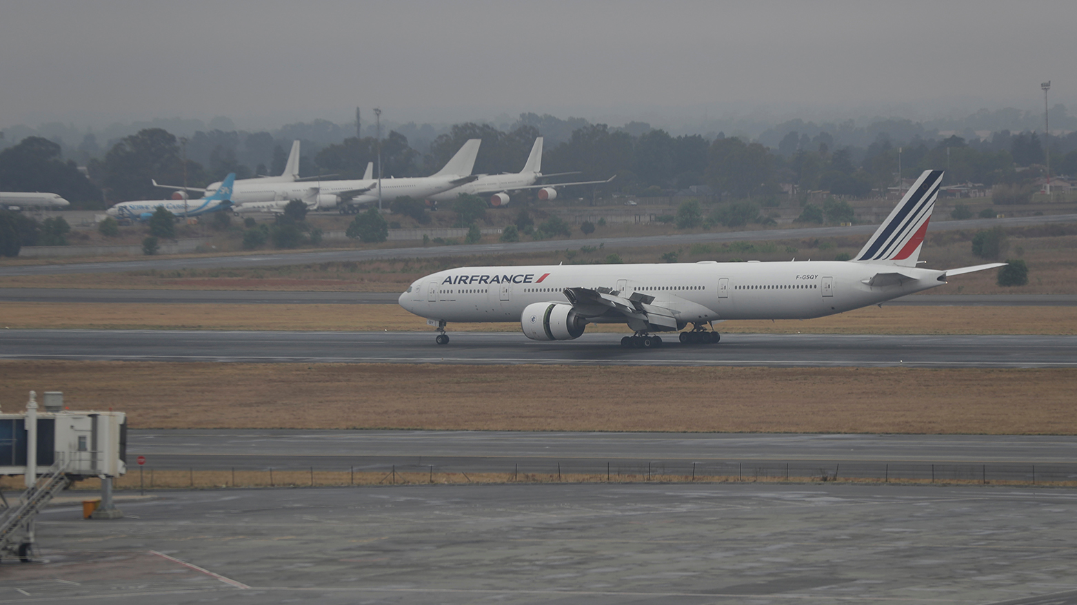 An Air France plane lands at the International O.R. Tambo Airport in Johannesburg, Oct. 1, 2020. (AP)