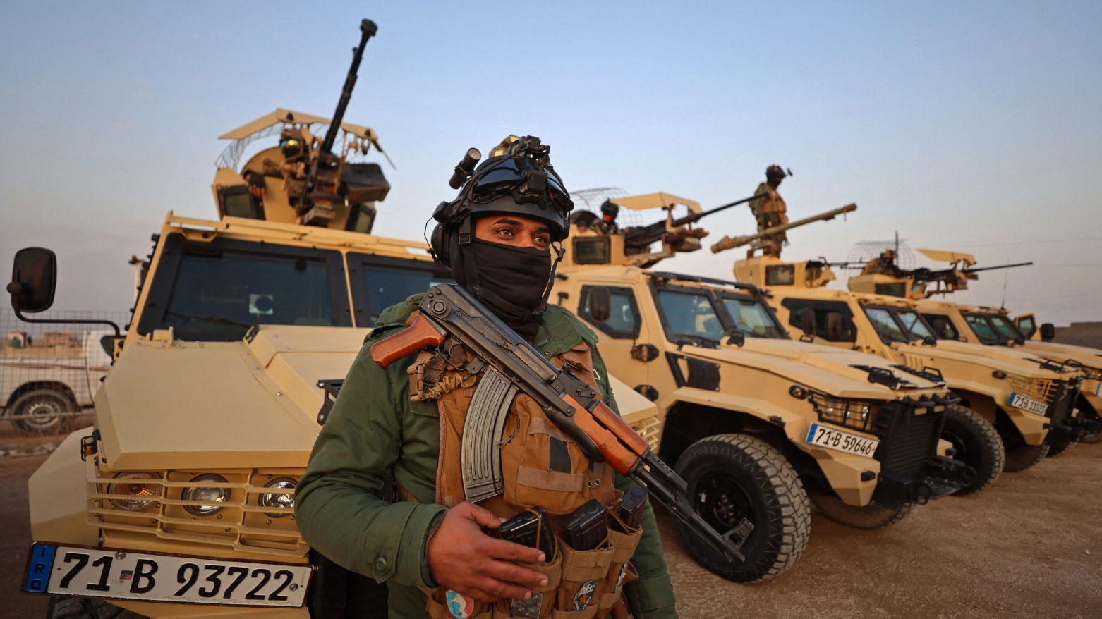 قوات في الجيش العراقي على الحدود مع سوريا