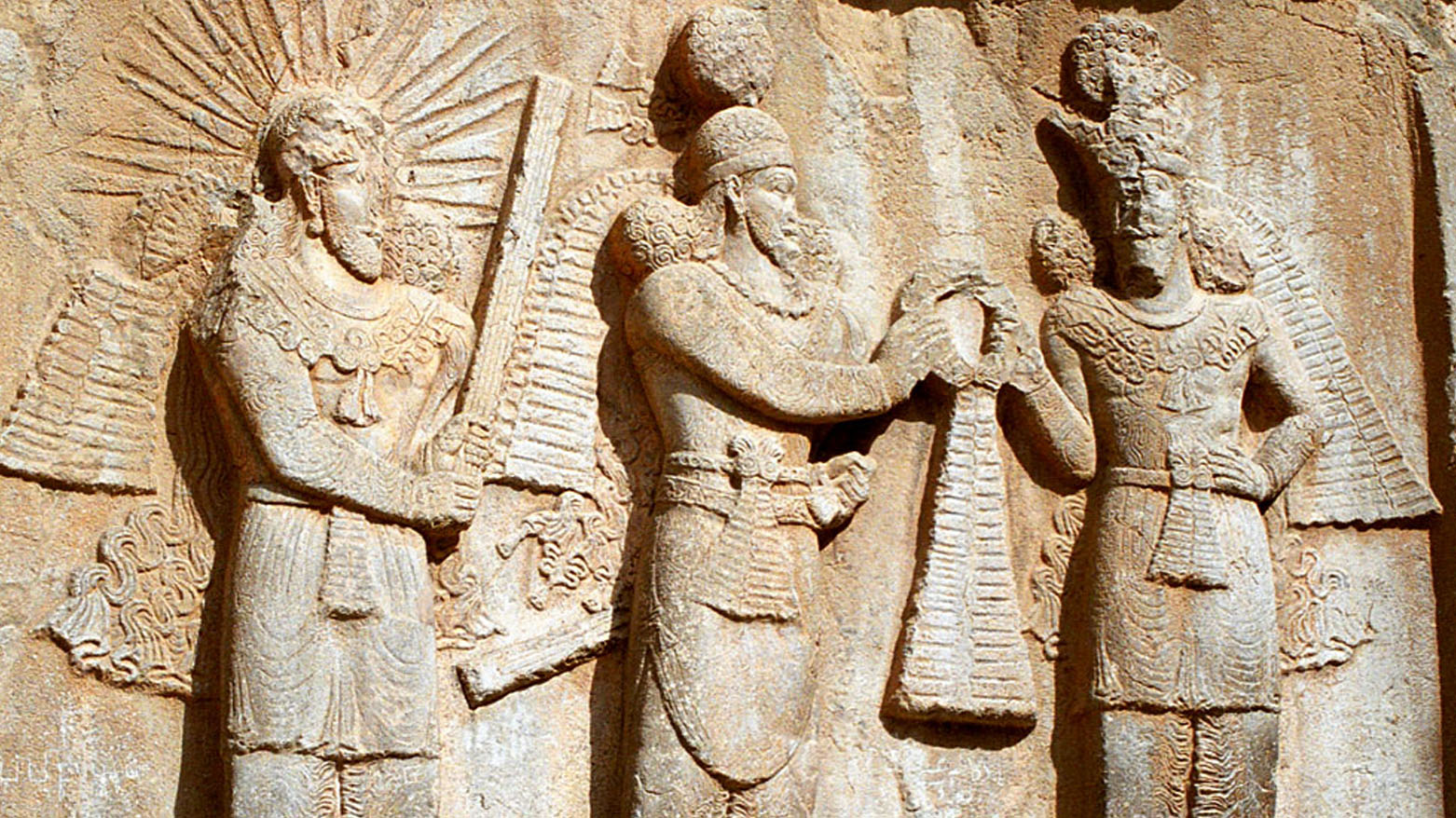 الميثرائية الكوردية والميثرائية الرومانية